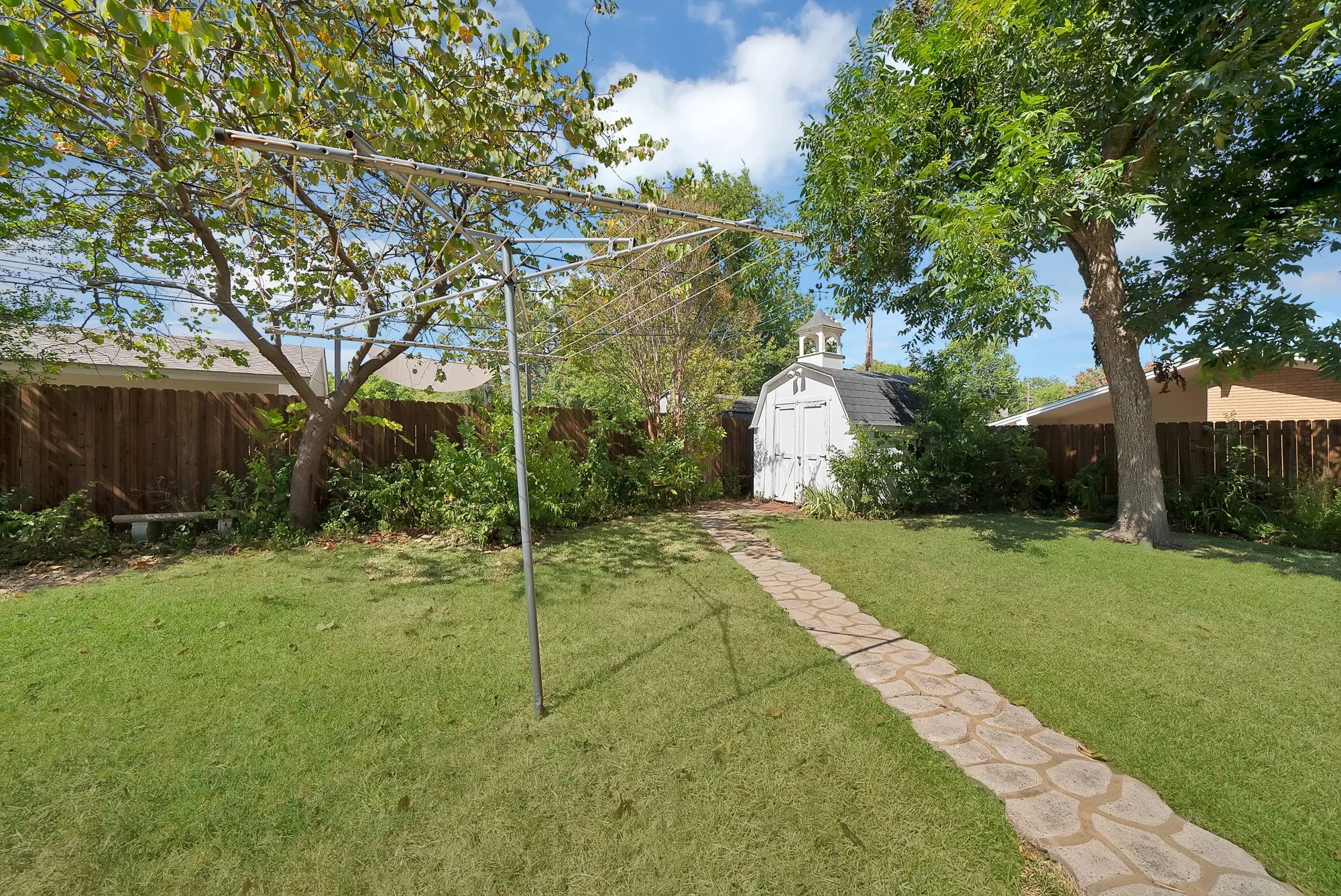 Single Family Residence For Sale in Tarrant County , 3929 Westerly Road, Benbrook, Texas 76116, 3 Bedroom, 2 Bathroom, 2 Garage spaces, 1,765 Sqft, built in 1963, mls#21358286, Real Estate Agent in Benbrook, Homes For Sale in Tarrant county, Homes For Sale in Benbrook, Realtor in Benbrook Texas, Real Estate Brokerage Independent Realty Texas, Luminita Cordes Realtor