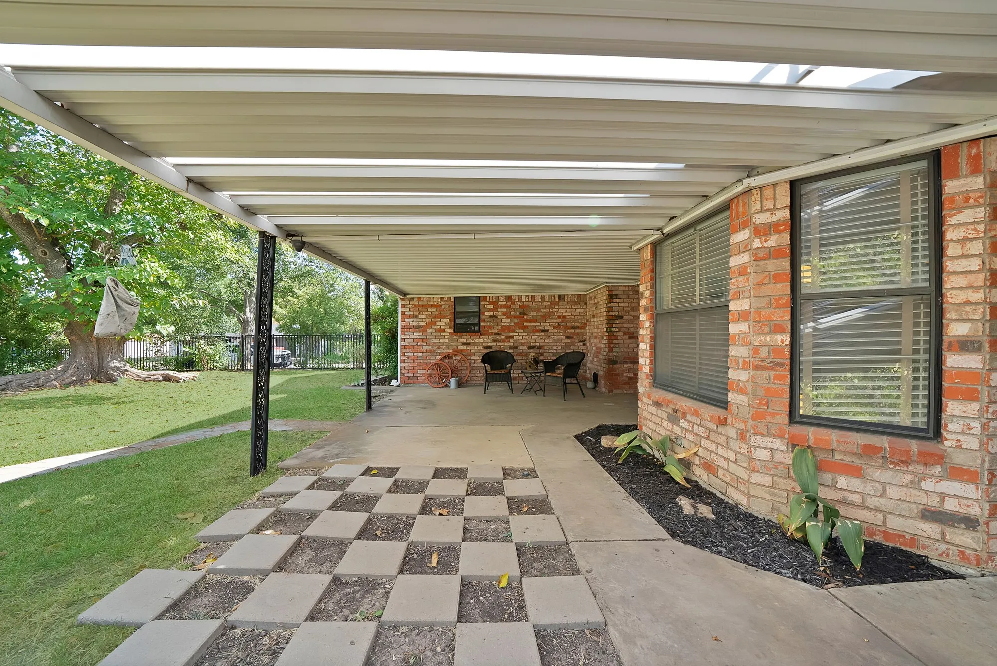 Single Family Residence For Sale in Tarrant County , 3929 Westerly Road, Benbrook, Texas 76116, 3 Bedroom, 2 Bathroom, 2 Garage spaces, 1,765 Sqft, built in 1963, mls#21358286, Real Estate Agent in Benbrook, Homes For Sale in Tarrant county, Homes For Sale in Benbrook, Realtor in Benbrook Texas, Real Estate Brokerage Independent Realty Texas, Luminita Cordes Realtor