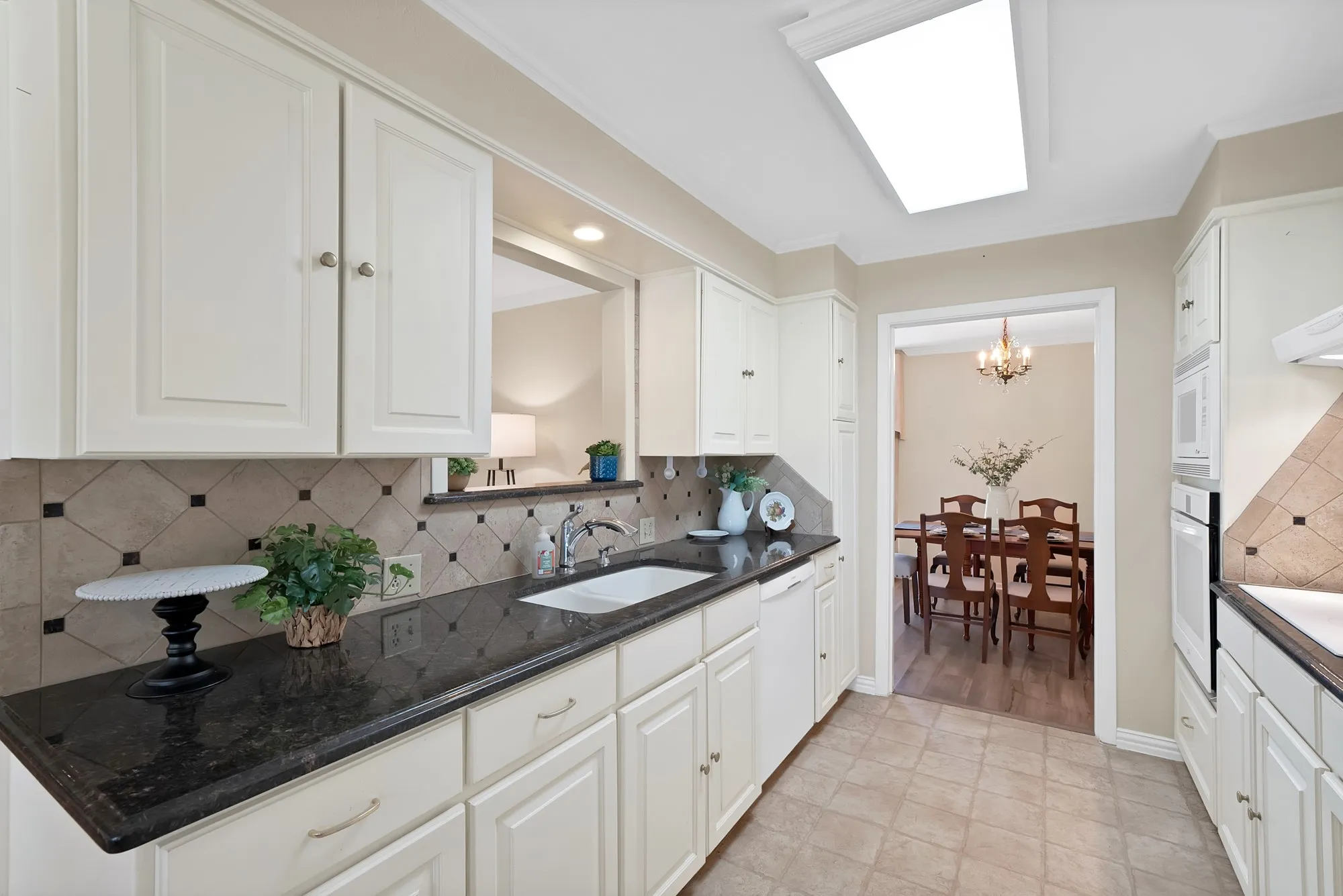 Single Family Residence For Sale in Tarrant County , 3929 Westerly Road, Benbrook, Texas 76116, 3 Bedroom, 2 Bathroom, 2 Garage spaces, 1,765 Sqft, built in 1963, mls#21358286, Real Estate Agent in Benbrook, Homes For Sale in Tarrant county, Homes For Sale in Benbrook, Realtor in Benbrook Texas, Real Estate Brokerage Independent Realty Texas, Luminita Cordes Realtor