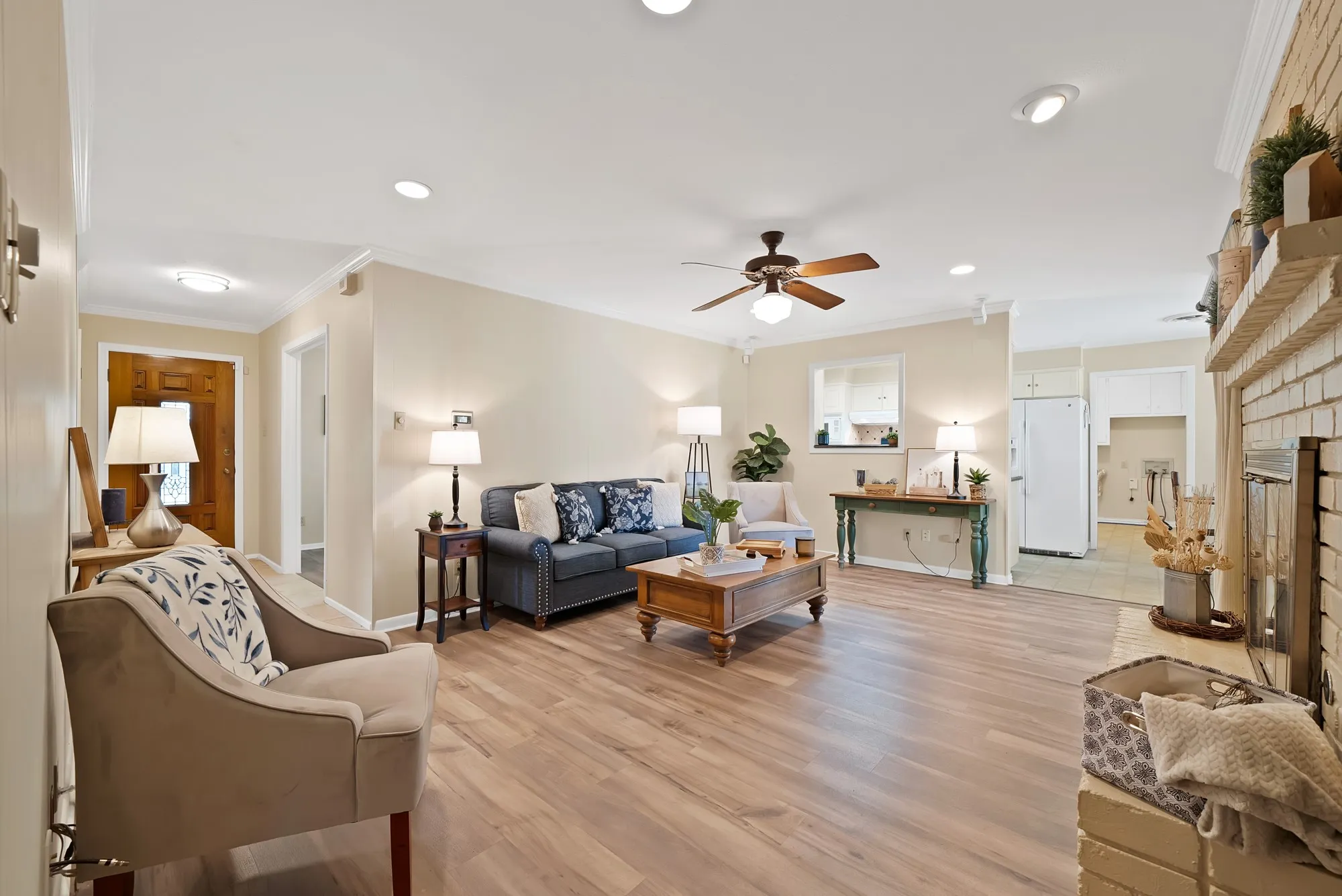 Single Family Residence For Sale in Tarrant County , 3929 Westerly Road, Benbrook, Texas 76116, 3 Bedroom, 2 Bathroom, 2 Garage spaces, 1,765 Sqft, built in 1963, mls#21358286, Real Estate Agent in Benbrook, Homes For Sale in Tarrant county, Homes For Sale in Benbrook, Realtor in Benbrook Texas, Real Estate Brokerage Independent Realty Texas, Luminita Cordes Realtor