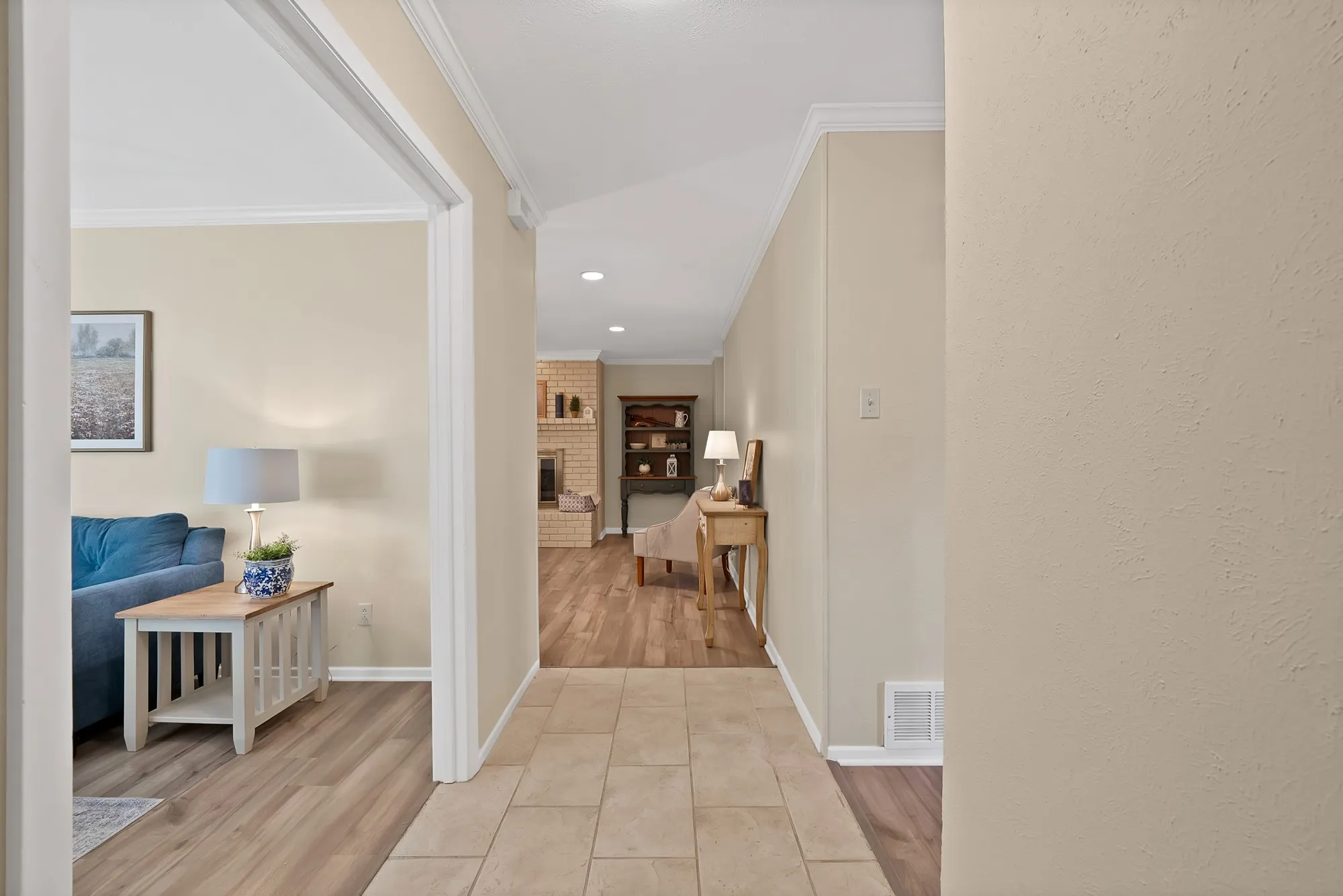 Single Family Residence For Sale in Tarrant County , 3929 Westerly Road, Benbrook, Texas 76116, 3 Bedroom, 2 Bathroom, 2 Garage spaces, 1,765 Sqft, built in 1963, mls#21358286, Real Estate Agent in Benbrook, Homes For Sale in Tarrant county, Homes For Sale in Benbrook, Realtor in Benbrook Texas, Real Estate Brokerage Independent Realty Texas, Luminita Cordes Realtor