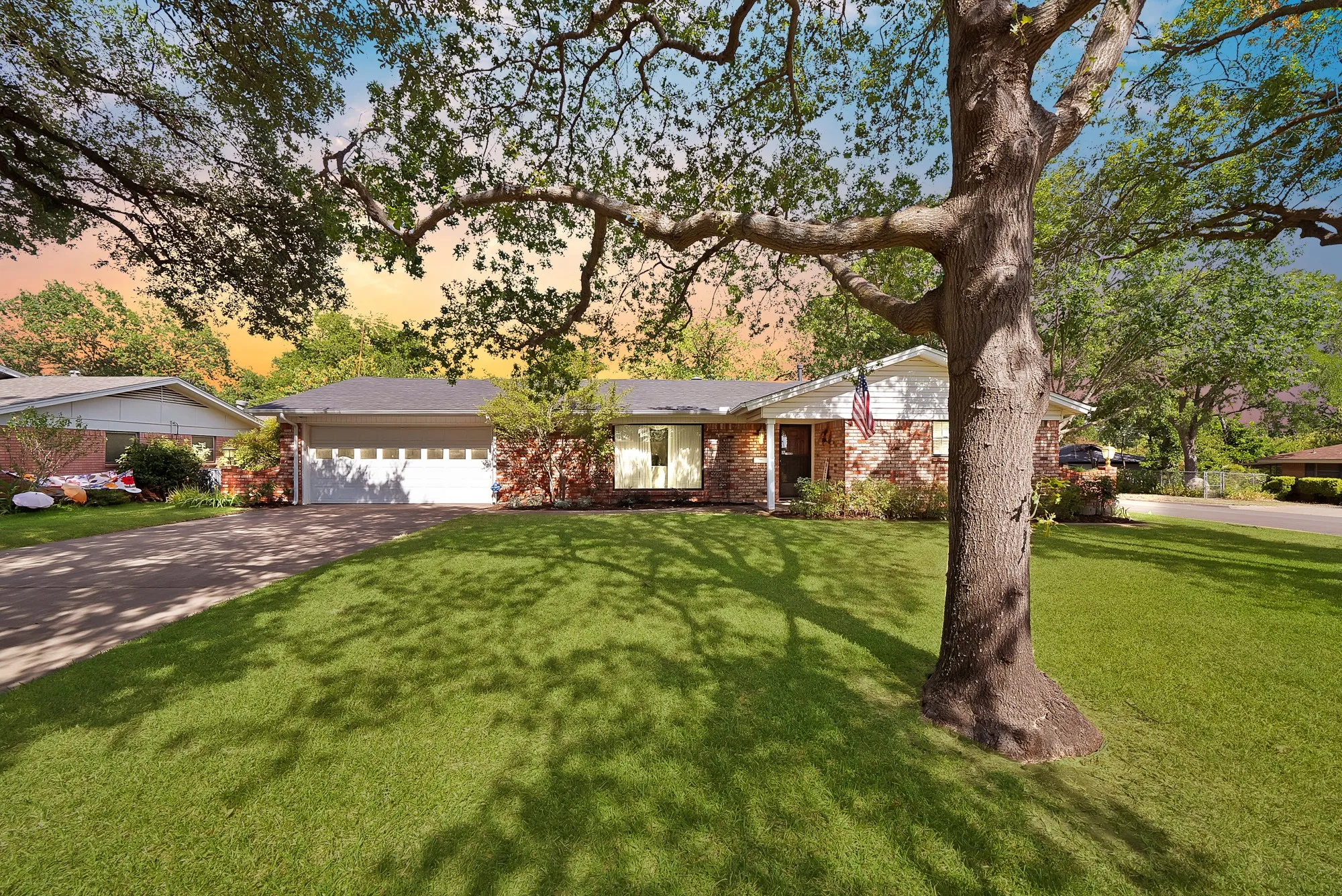Single Family Residence For Sale in Tarrant County , 3929 Westerly Road, Benbrook, Texas 76116, 3 Bedroom, 2 Bathroom, 2 Garage spaces, 1,765 Sqft, built in 1963, mls#21358286, Real Estate Agent in Benbrook, Homes For Sale in Tarrant county, Homes For Sale in Benbrook, Realtor in Benbrook Texas, Real Estate Brokerage Independent Realty Texas, Luminita Cordes Realtor