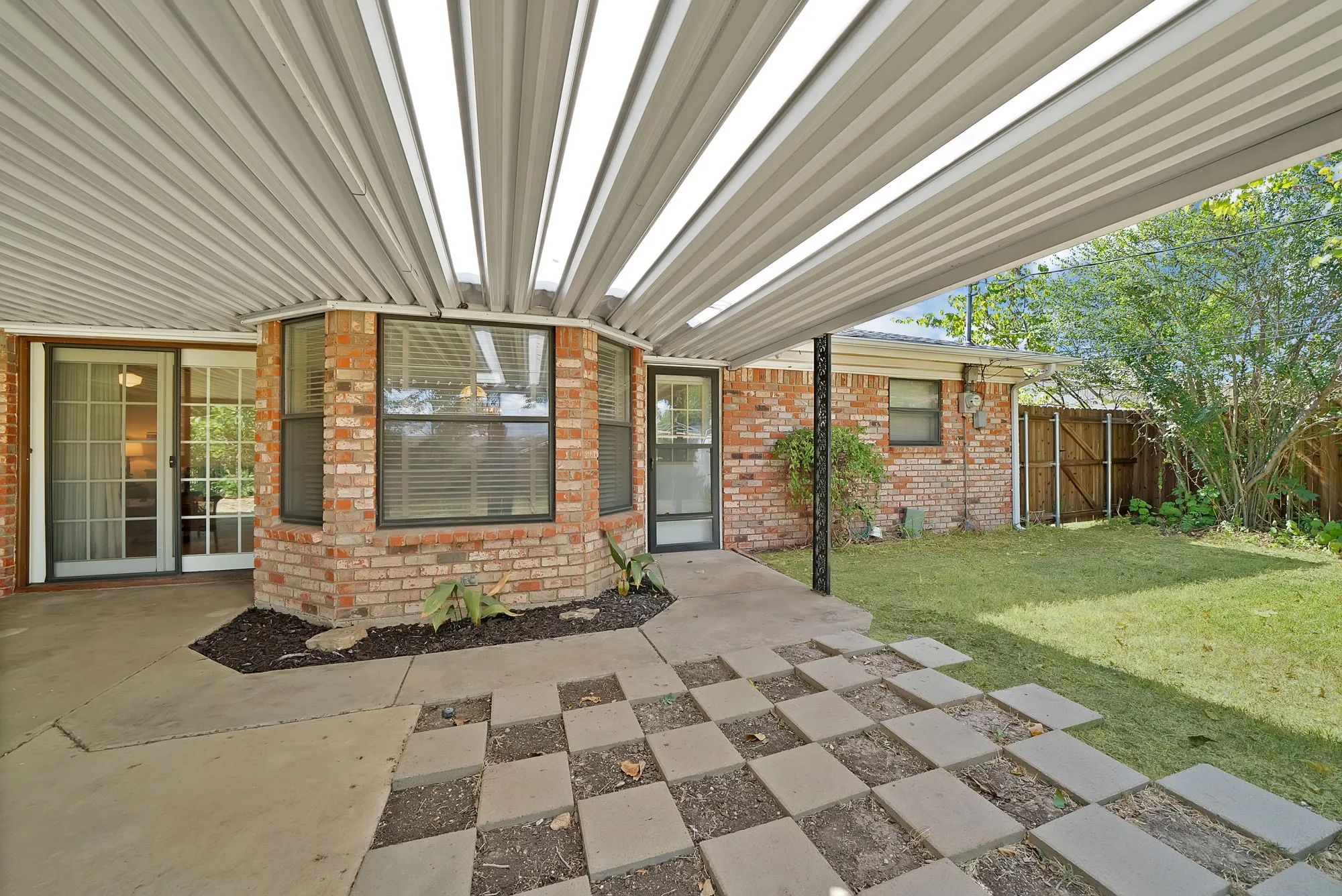 Single Family Residence For Sale in Tarrant County , 3929 Westerly Road, Benbrook, Texas 76116, 3 Bedroom, 2 Bathroom, 2 Garage spaces, 1,765 Sqft, built in 1963, mls#21358286, Real Estate Agent in Benbrook, Homes For Sale in Tarrant county, Homes For Sale in Benbrook, Realtor in Benbrook Texas, Real Estate Brokerage Independent Realty Texas, Luminita Cordes Realtor