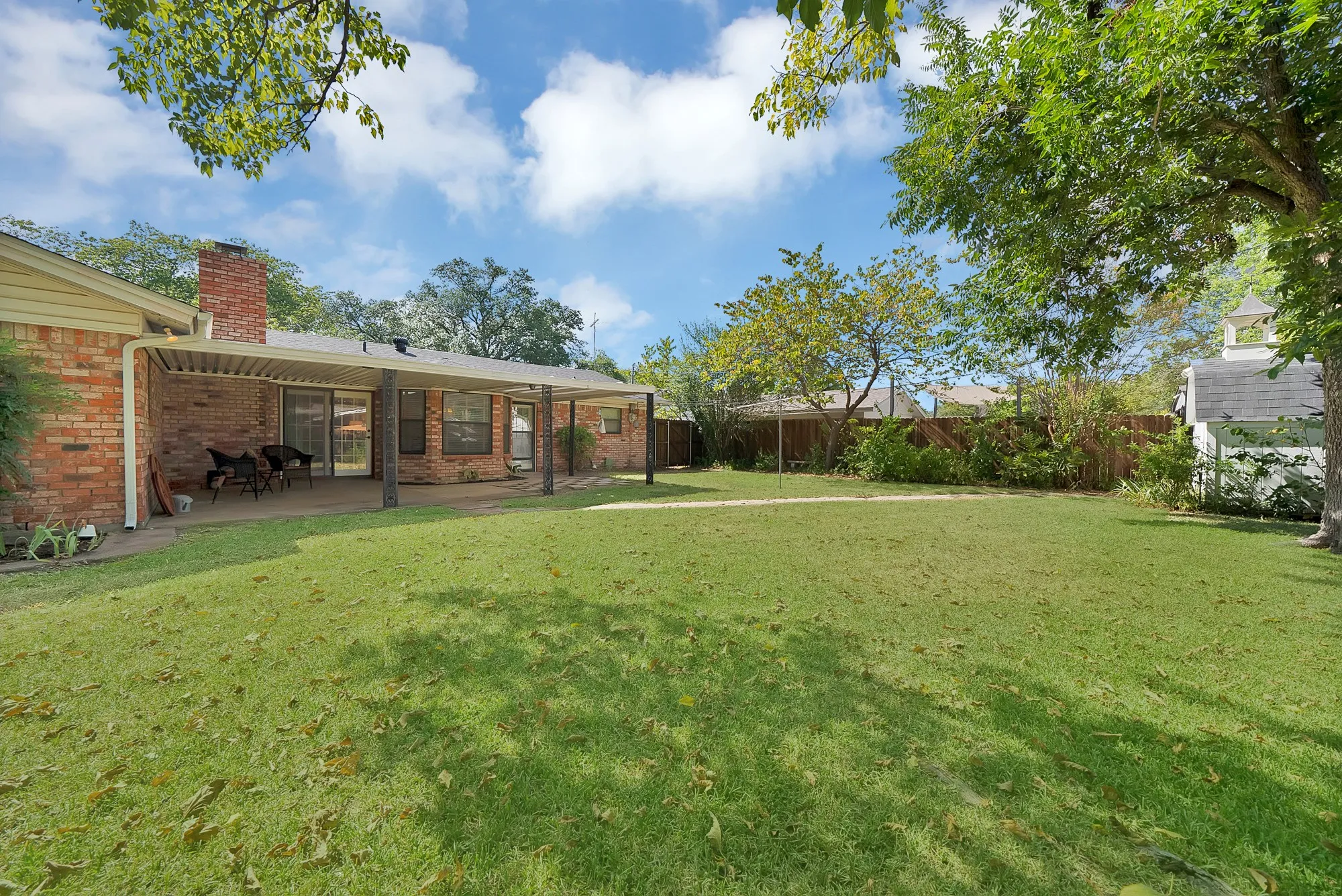 Single Family Residence For Sale in Tarrant County , 3929 Westerly Road, Benbrook, Texas 76116, 3 Bedroom, 2 Bathroom, 2 Garage spaces, 1,765 Sqft, built in 1963, mls#21358286, Real Estate Agent in Benbrook, Homes For Sale in Tarrant county, Homes For Sale in Benbrook, Realtor in Benbrook Texas, Real Estate Brokerage Independent Realty Texas, Luminita Cordes Realtor