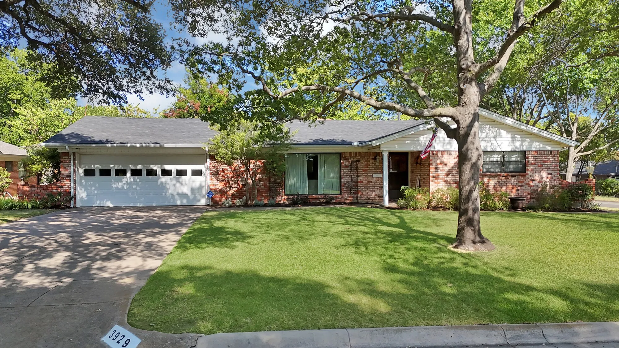 Single Family Residence For Sale in Tarrant County , 3929 Westerly Road, Benbrook, Texas 76116, 3 Bedroom, 2 Bathroom, 2 Garage spaces, 1,765 Sqft, built in 1963, mls#21358286, Real Estate Agent in Benbrook, Homes For Sale in Tarrant county, Homes For Sale in Benbrook, Realtor in Benbrook Texas, Real Estate Brokerage Independent Realty Texas, Luminita Cordes Realtor