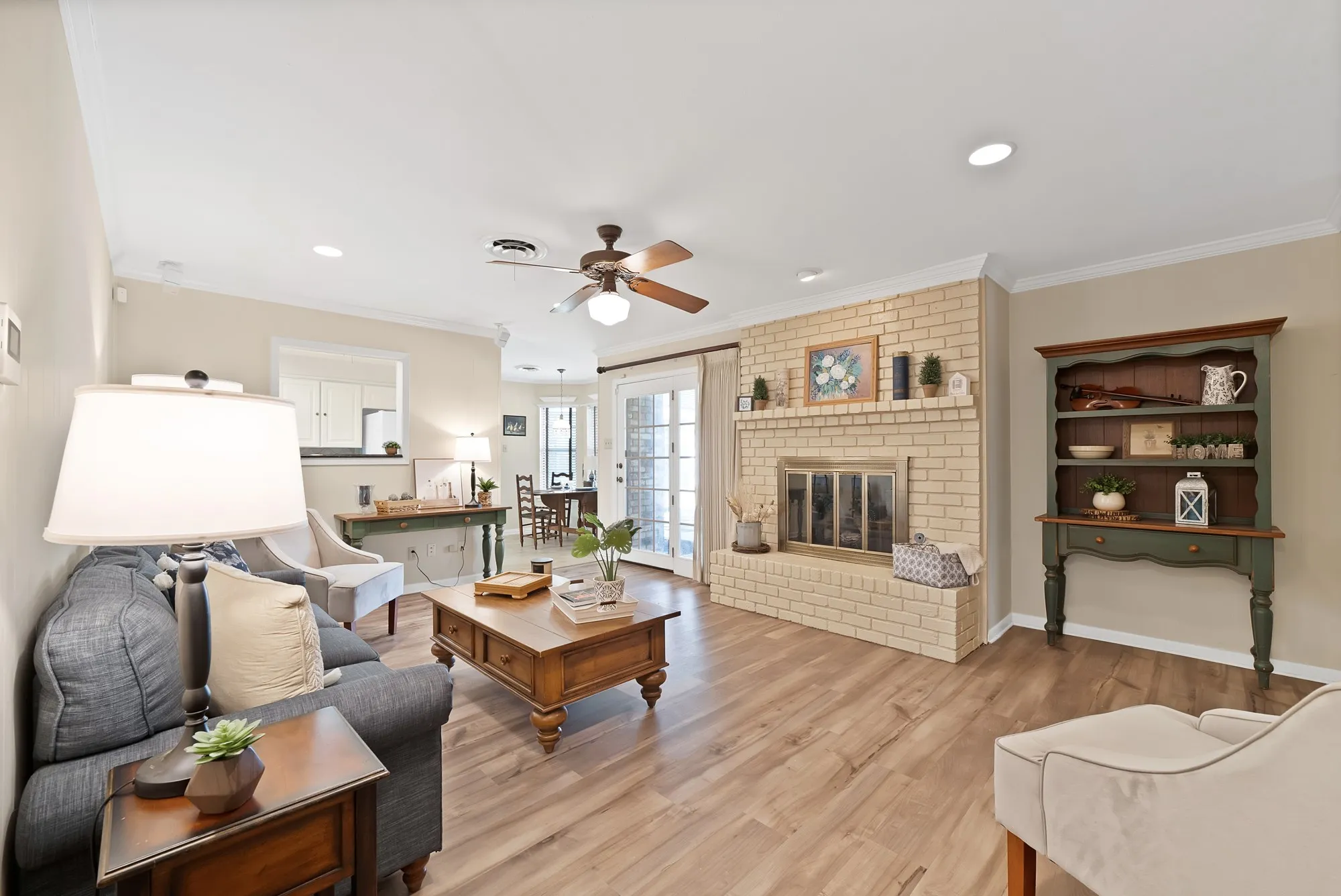 Single Family Residence For Sale in Tarrant County , 3929 Westerly Road, Benbrook, Texas 76116, 3 Bedroom, 2 Bathroom, 2 Garage spaces, 1,765 Sqft, built in 1963, mls#21358286, Real Estate Agent in Benbrook, Homes For Sale in Tarrant county, Homes For Sale in Benbrook, Realtor in Benbrook Texas, Real Estate Brokerage Independent Realty Texas, Luminita Cordes Realtor