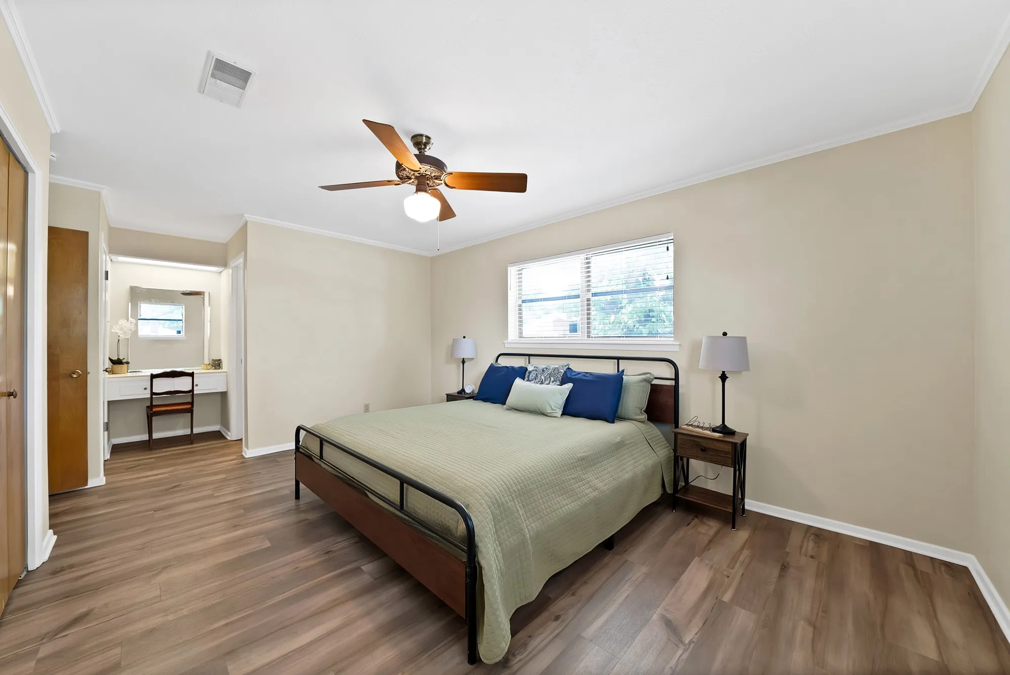 Single Family Residence For Sale in Tarrant County , 3929 Westerly Road, Benbrook, Texas 76116, 3 Bedroom, 2 Bathroom, 2 Garage spaces, 1,765 Sqft, built in 1963, mls#21358286, Real Estate Agent in Benbrook, Homes For Sale in Tarrant county, Homes For Sale in Benbrook, Realtor in Benbrook Texas, Real Estate Brokerage Independent Realty Texas, Luminita Cordes Realtor