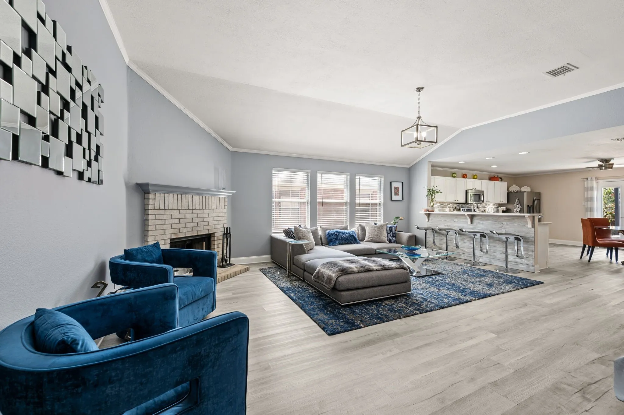 Single Family Residence For Sale in Tarrant County , 4136 Justin Drive, Fort Worth, Texas 76244, 4 Bedroom, 2 Bathroom, 2 Garage spaces, 1,917 Sqft, built in 2003, Price $375,000, mls#21356546, Real Estate Agent in Fort Worth, Homes For Sale in Tarrant county, Homes For Sale in Fort Worth, Realtor in Fort Worth Texas, Real Estate Brokerage Independent Realty Texas, Luminita Cordes Realtor