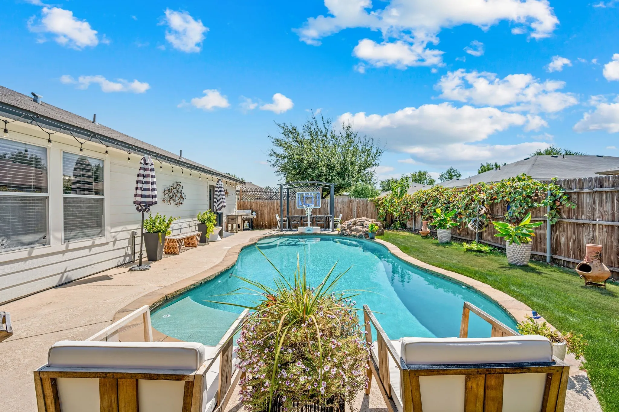 Single Family Residence For Sale in Tarrant County , 4136 Justin Drive, Fort Worth, Texas 76244, 4 Bedroom, 2 Bathroom, 2 Garage spaces, 1,917 Sqft, built in 2003, Price $375,000, mls#21356546, Real Estate Agent in Fort Worth, Homes For Sale in Tarrant county, Homes For Sale in Fort Worth, Realtor in Fort Worth Texas, Real Estate Brokerage Independent Realty Texas, Luminita Cordes Realtor