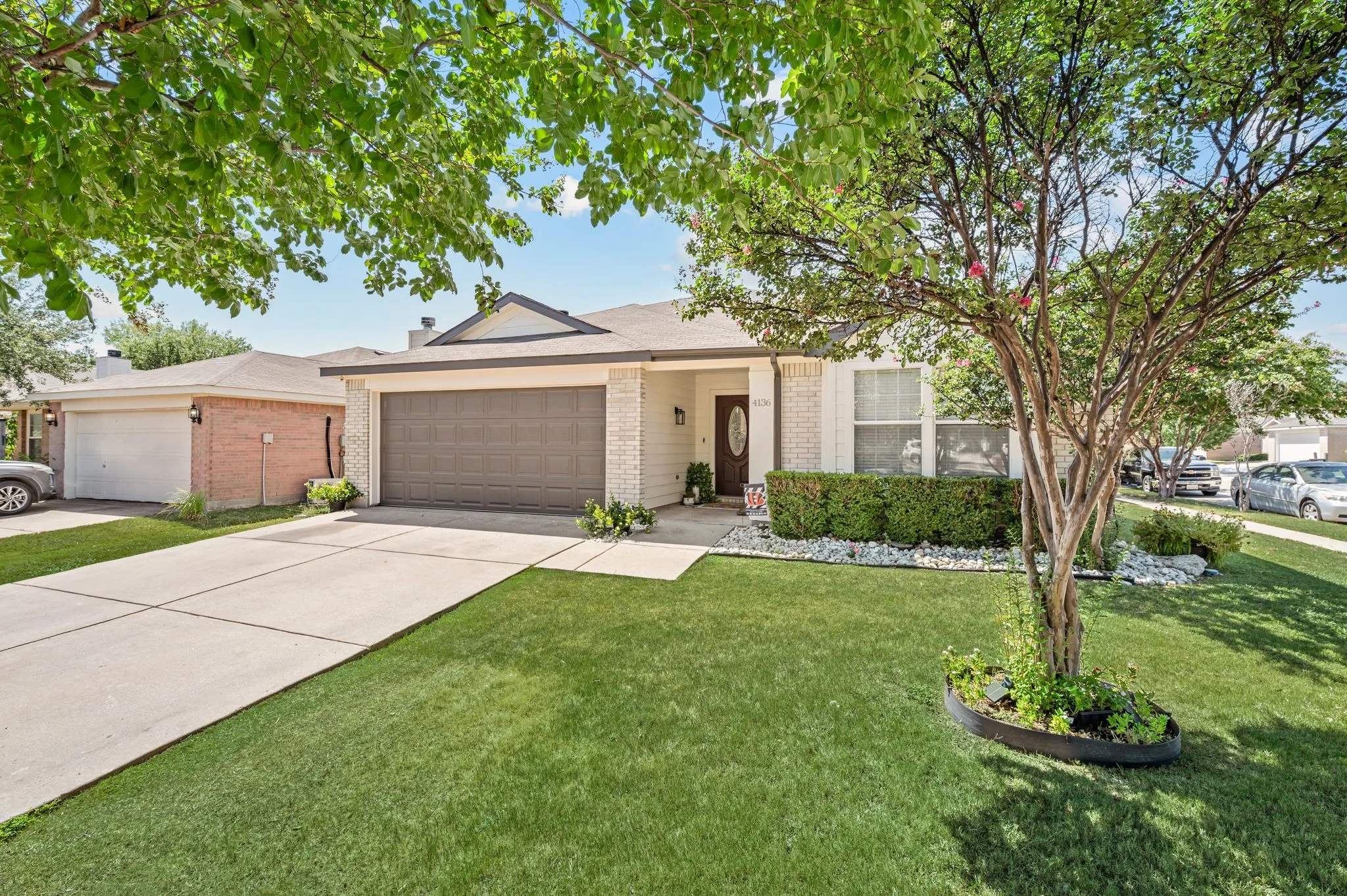 Single Family Residence For Sale in Tarrant County , 4136 Justin Drive, Fort Worth, Texas 76244, 4 Bedroom, 2 Bathroom, 2 Garage spaces, 1,917 Sqft, built in 2003, Price $375,000, mls#21356546, Real Estate Agent in Fort Worth, Homes For Sale in Tarrant county, Homes For Sale in Fort Worth, Realtor in Fort Worth Texas, Real Estate Brokerage Independent Realty Texas, Luminita Cordes Realtor