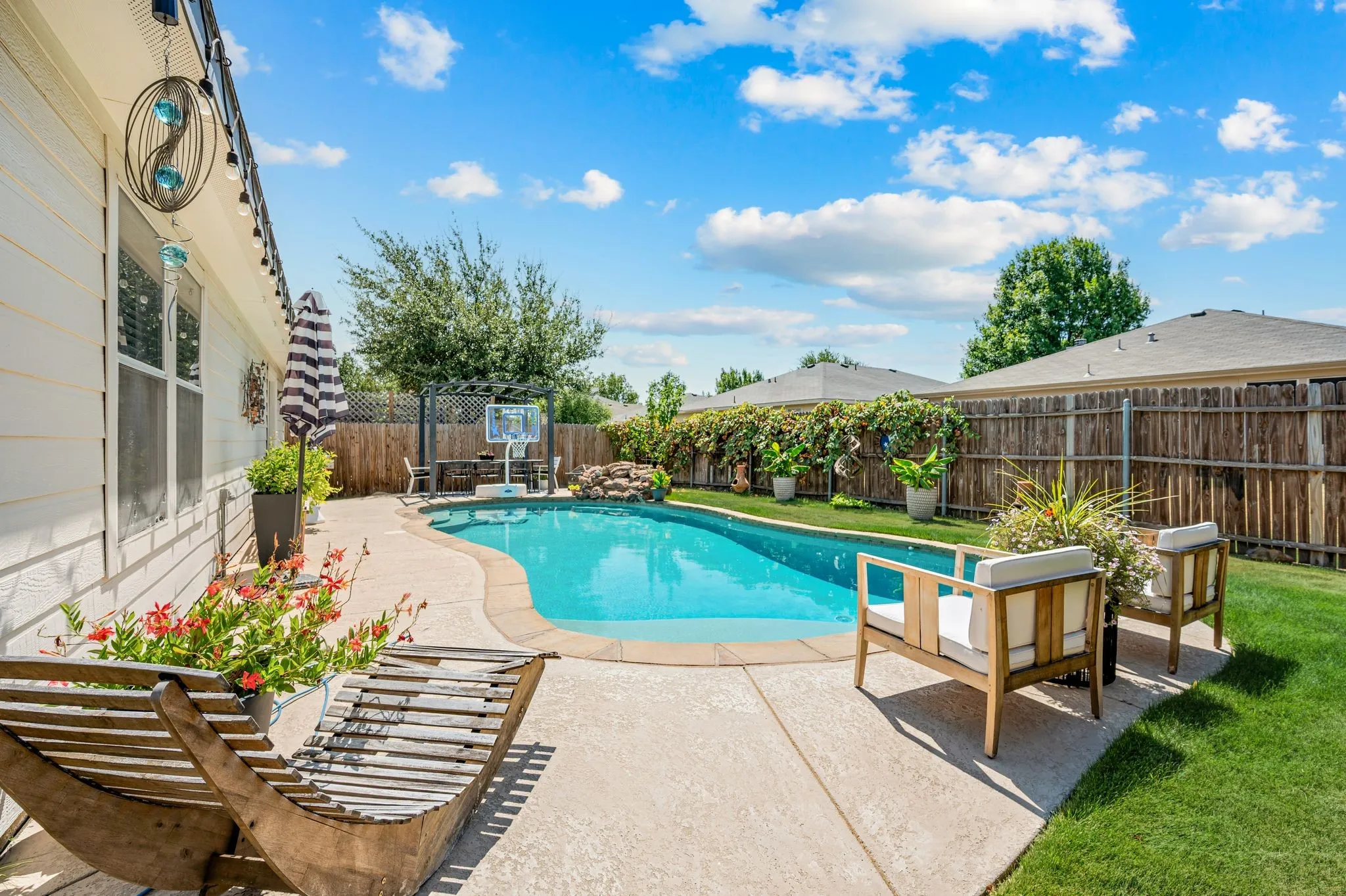 Single Family Residence For Sale in Tarrant County , 4136 Justin Drive, Fort Worth, Texas 76244, 4 Bedroom, 2 Bathroom, 2 Garage spaces, 1,917 Sqft, built in 2003, Price $375,000, mls#21356546, Real Estate Agent in Fort Worth, Homes For Sale in Tarrant county, Homes For Sale in Fort Worth, Realtor in Fort Worth Texas, Real Estate Brokerage Independent Realty Texas, Luminita Cordes Realtor