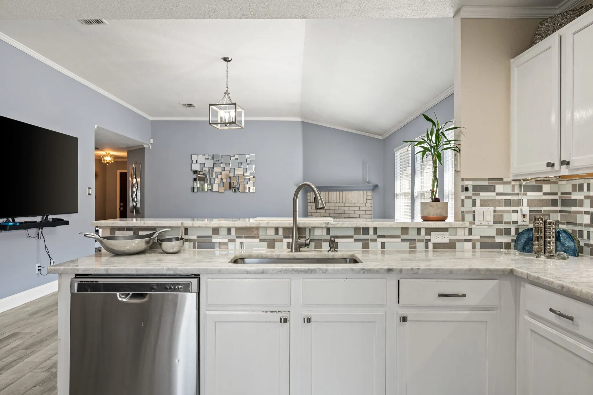 Single Family Residence For Sale in Tarrant County , 4136 Justin Drive, Fort Worth, Texas 76244, 4 Bedroom, 2 Bathroom, 2 Garage spaces, 1,917 Sqft, built in 2003, Price $375,000, mls#21356546, Real Estate Agent in Fort Worth, Homes For Sale in Tarrant county, Homes For Sale in Fort Worth, Realtor in Fort Worth Texas, Real Estate Brokerage Independent Realty Texas, Luminita Cordes Realtor