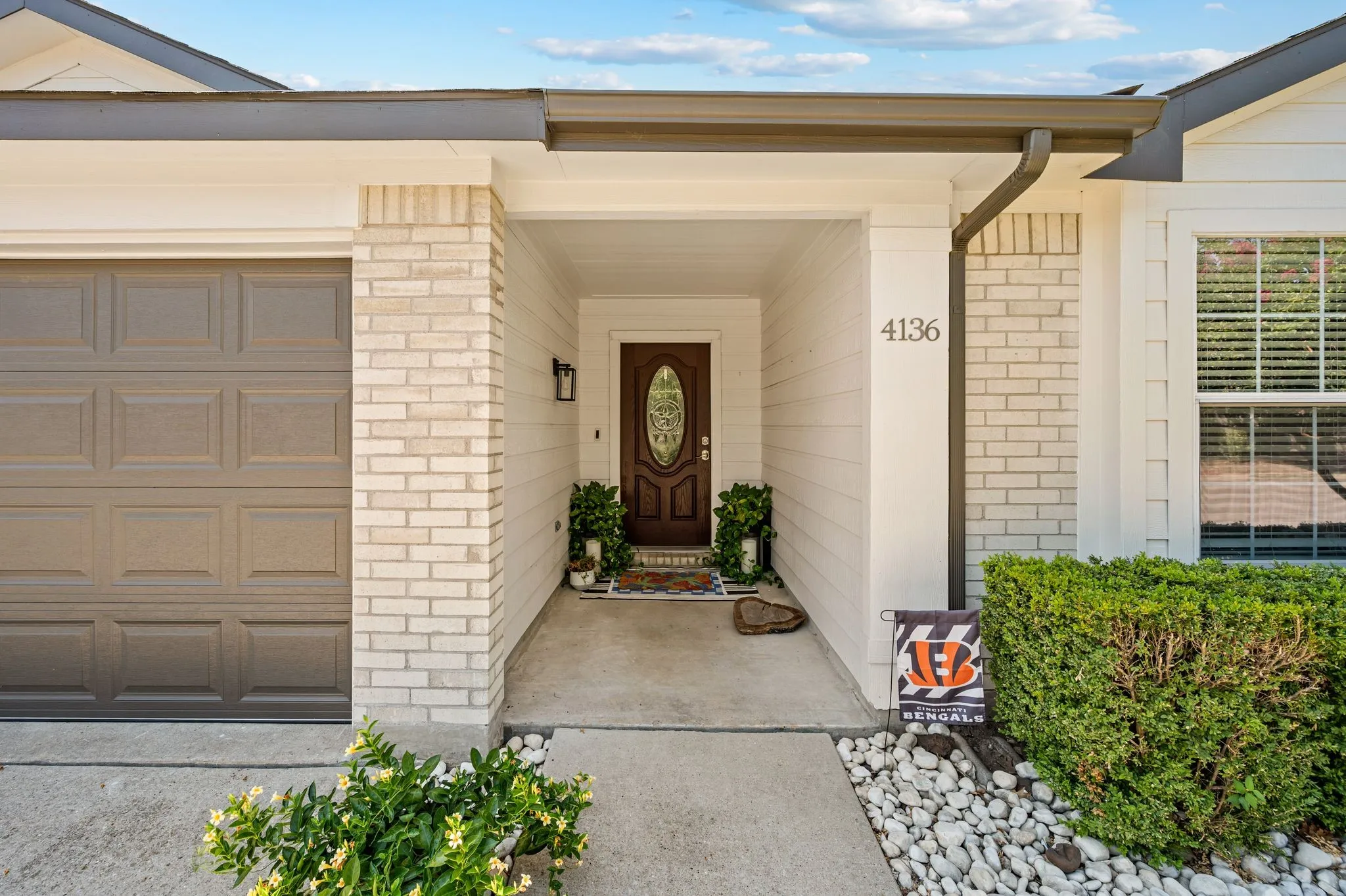 Single Family Residence For Sale in Tarrant County , 4136 Justin Drive, Fort Worth, Texas 76244, 4 Bedroom, 2 Bathroom, 2 Garage spaces, 1,917 Sqft, built in 2003, Price $375,000, mls#21356546, Real Estate Agent in Fort Worth, Homes For Sale in Tarrant county, Homes For Sale in Fort Worth, Realtor in Fort Worth Texas, Real Estate Brokerage Independent Realty Texas, Luminita Cordes Realtor