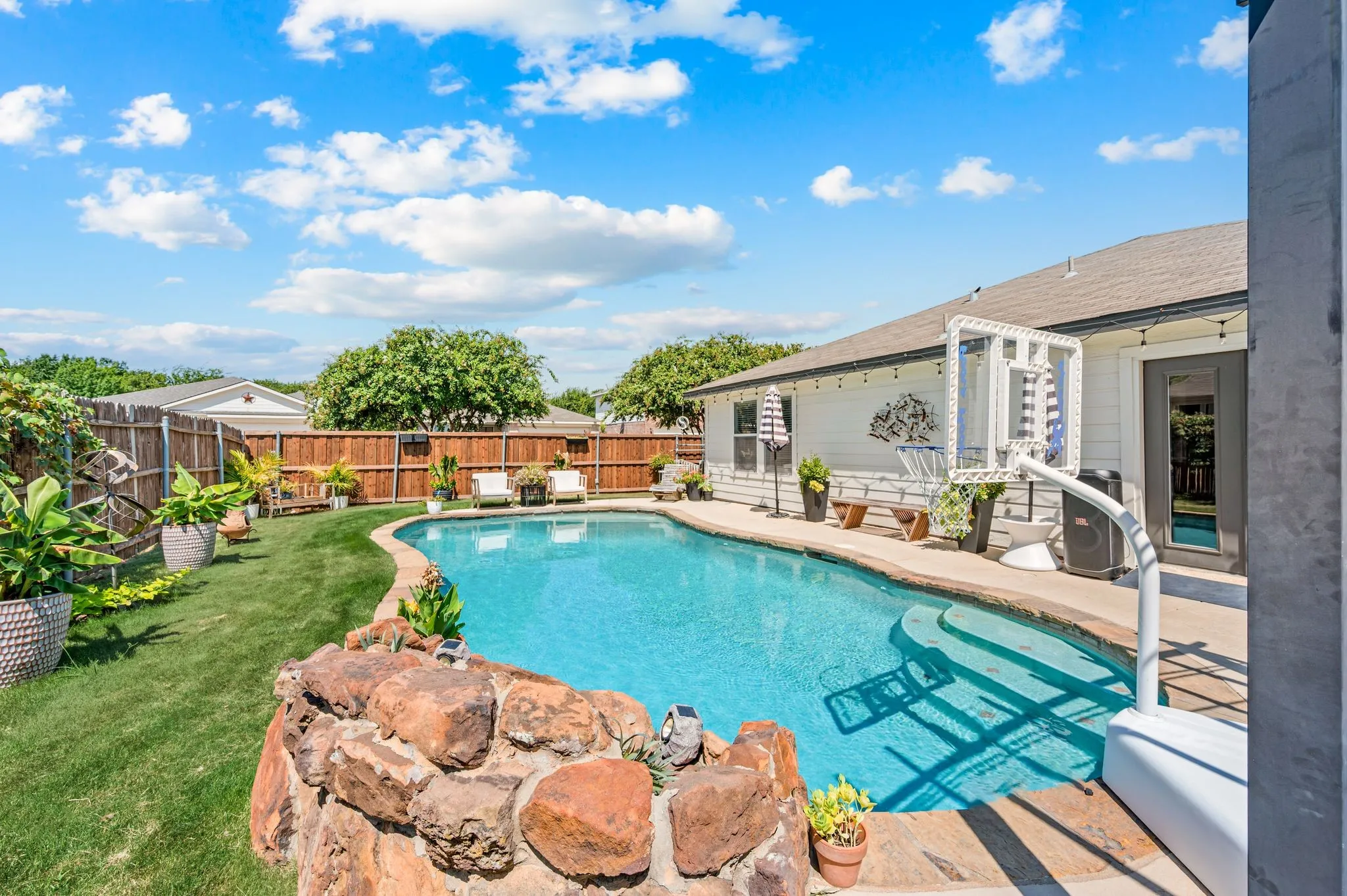 Single Family Residence For Sale in Tarrant County , 4136 Justin Drive, Fort Worth, Texas 76244, 4 Bedroom, 2 Bathroom, 2 Garage spaces, 1,917 Sqft, built in 2003, Price $375,000, mls#21356546, Real Estate Agent in Fort Worth, Homes For Sale in Tarrant county, Homes For Sale in Fort Worth, Realtor in Fort Worth Texas, Real Estate Brokerage Independent Realty Texas, Luminita Cordes Realtor