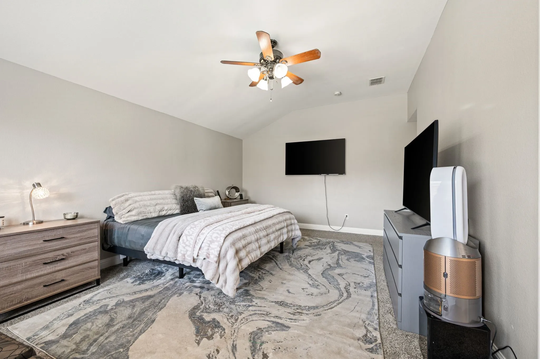 Single Family Residence For Sale in Tarrant County , 4136 Justin Drive, Fort Worth, Texas 76244, 4 Bedroom, 2 Bathroom, 2 Garage spaces, 1,917 Sqft, built in 2003, Price $375,000, mls#21356546, Real Estate Agent in Fort Worth, Homes For Sale in Tarrant county, Homes For Sale in Fort Worth, Realtor in Fort Worth Texas, Real Estate Brokerage Independent Realty Texas, Luminita Cordes Realtor