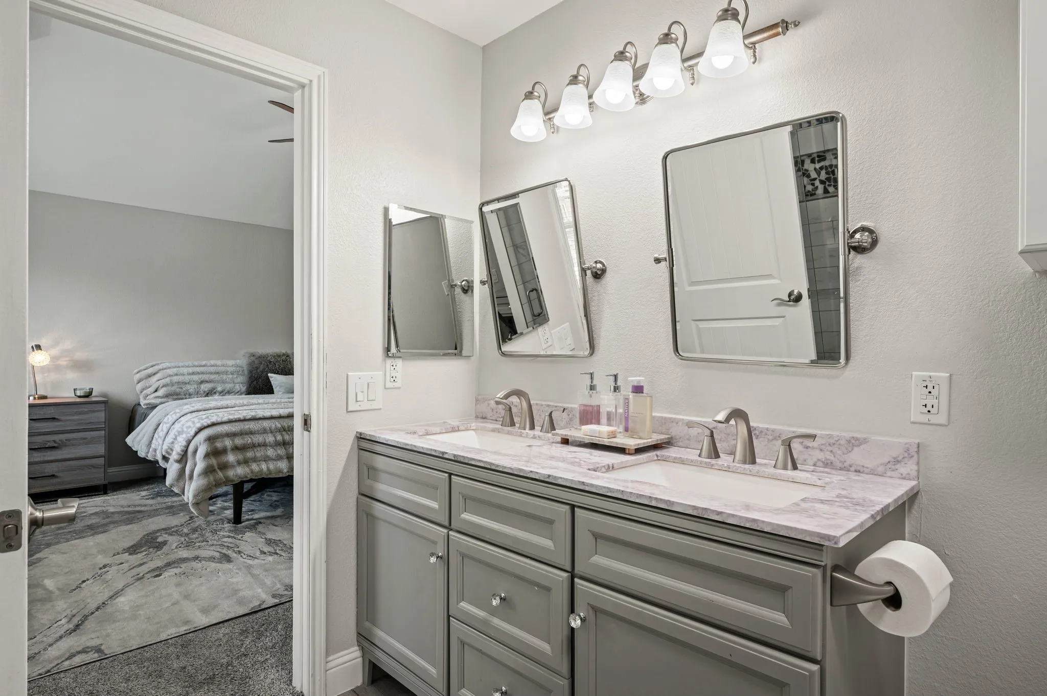 Single Family Residence For Sale in Tarrant County , 4136 Justin Drive, Fort Worth, Texas 76244, 4 Bedroom, 2 Bathroom, 2 Garage spaces, 1,917 Sqft, built in 2003, Price $375,000, mls#21356546, Real Estate Agent in Fort Worth, Homes For Sale in Tarrant county, Homes For Sale in Fort Worth, Realtor in Fort Worth Texas, Real Estate Brokerage Independent Realty Texas, Luminita Cordes Realtor