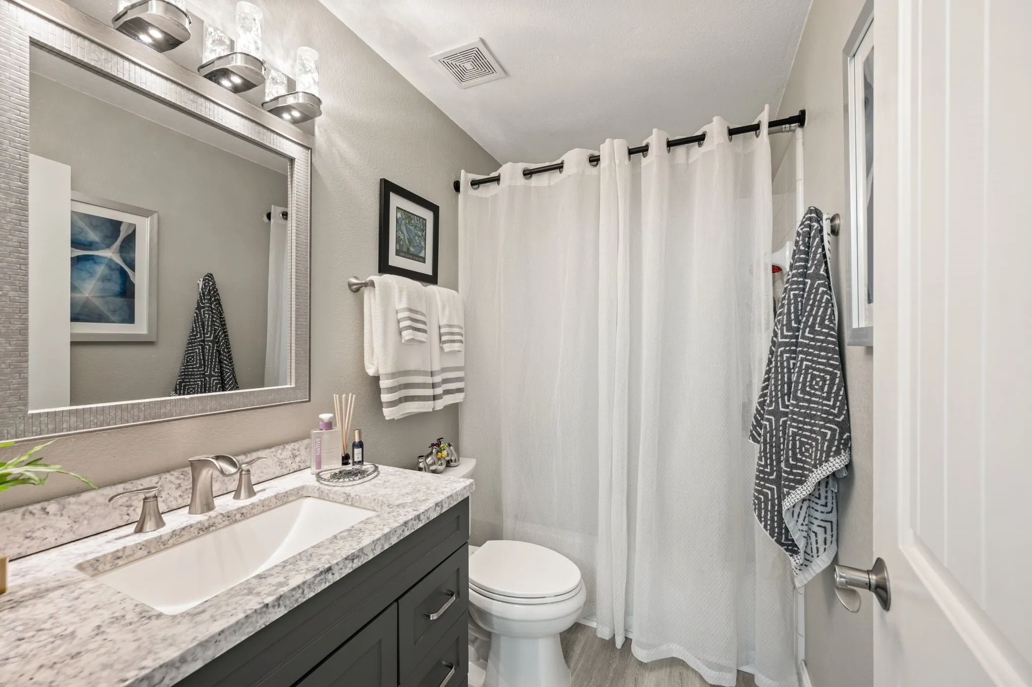 Single Family Residence For Sale in Tarrant County , 4136 Justin Drive, Fort Worth, Texas 76244, 4 Bedroom, 2 Bathroom, 2 Garage spaces, 1,917 Sqft, built in 2003, Price $375,000, mls#21356546, Real Estate Agent in Fort Worth, Homes For Sale in Tarrant county, Homes For Sale in Fort Worth, Realtor in Fort Worth Texas, Real Estate Brokerage Independent Realty Texas, Luminita Cordes Realtor