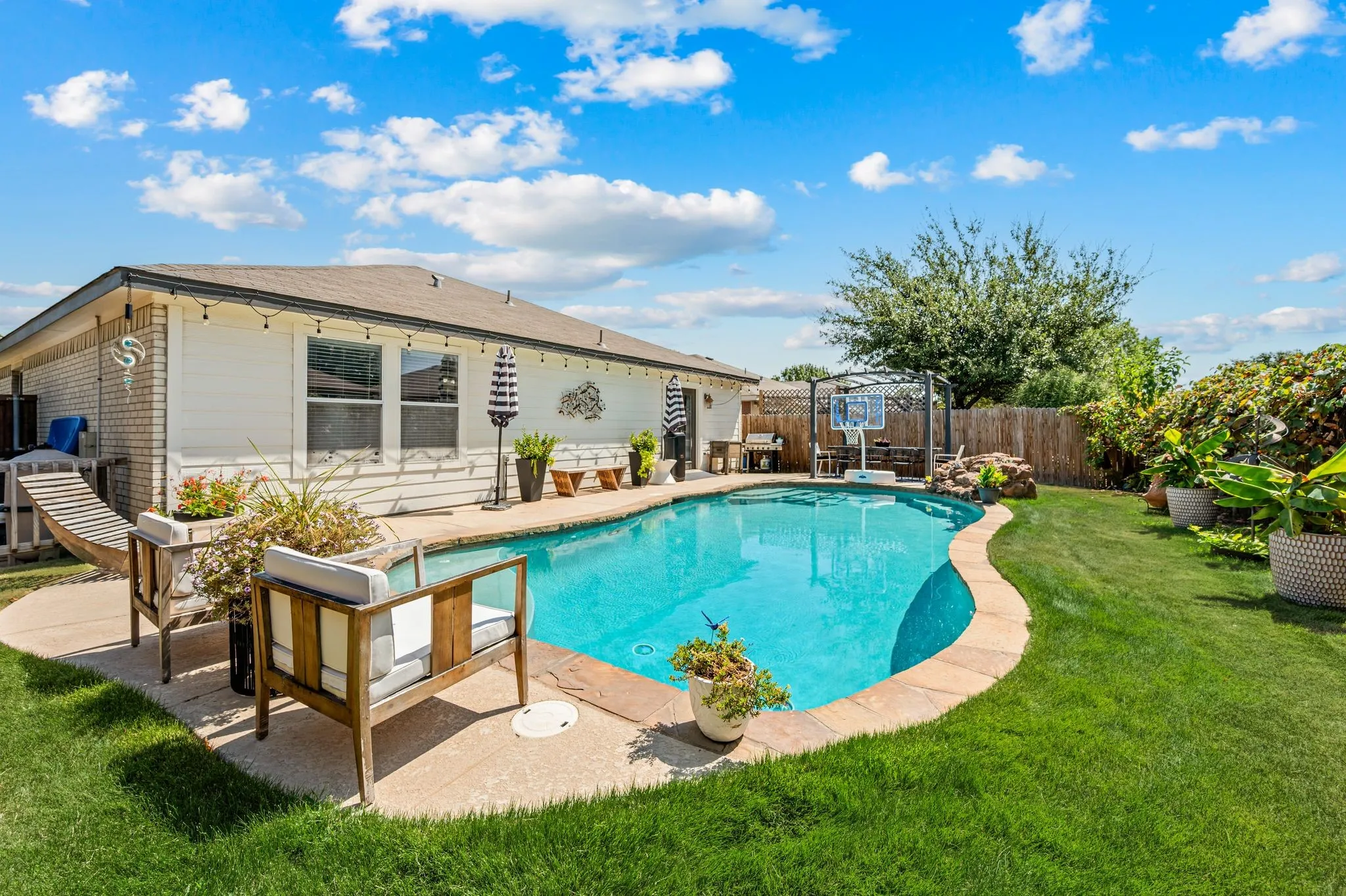 Single Family Residence For Sale in Tarrant County , 4136 Justin Drive, Fort Worth, Texas 76244, 4 Bedroom, 2 Bathroom, 2 Garage spaces, 1,917 Sqft, built in 2003, Price $375,000, mls#21356546, Real Estate Agent in Fort Worth, Homes For Sale in Tarrant county, Homes For Sale in Fort Worth, Realtor in Fort Worth Texas, Real Estate Brokerage Independent Realty Texas, Luminita Cordes Realtor