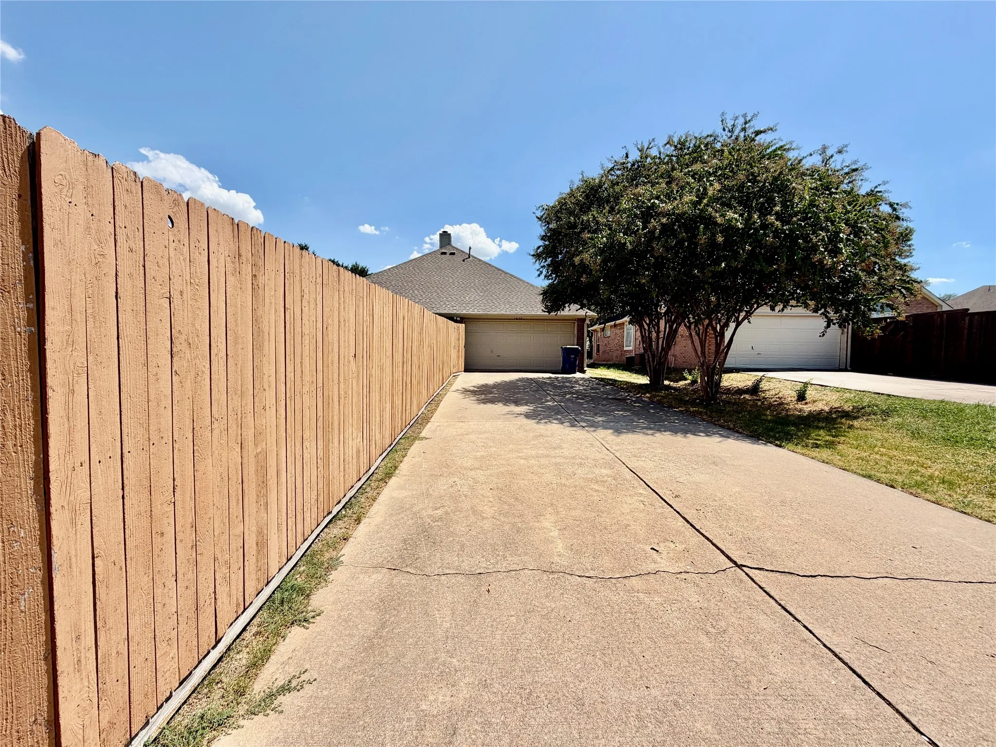 Single Family Residence For Rent in Denton County , 1632 Castle Pines Drive, Frisco, Texas 75036, 3 Bedroom, 2 Bathroom, 2 Garage spaces, 2,212 Sqft, built in 2000, mls#21357741, Real Estate Agent in Frisco, Homes For Rent in Denton county, Homes For Rent in Frisco, Realtor in Frisco Texas, Real Estate Brokerage Independent Realty Texas, Luminita Cordes Realtor