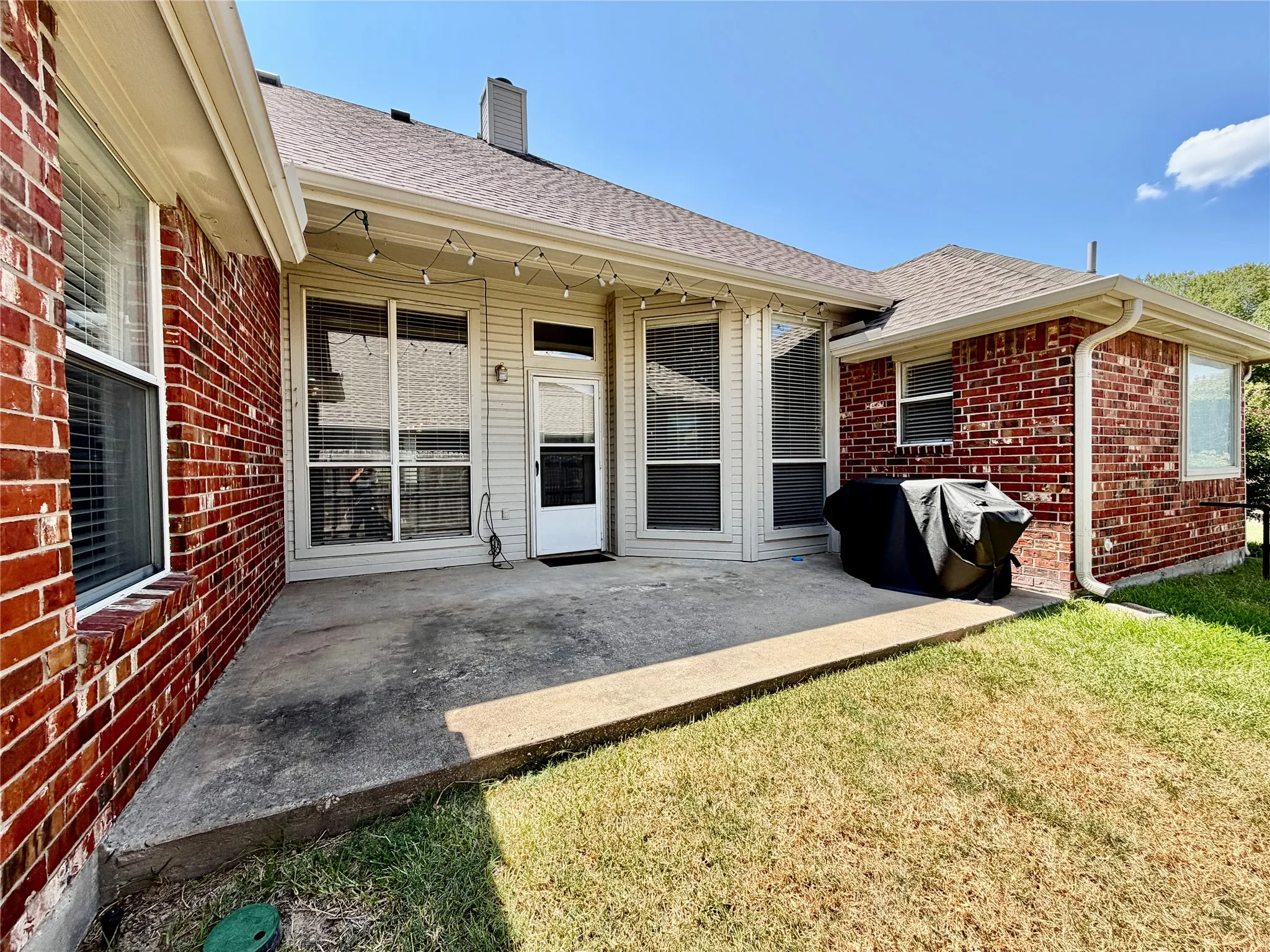 Single Family Residence For Rent in Denton County , 1632 Castle Pines Drive, Frisco, Texas 75036, 3 Bedroom, 2 Bathroom, 2 Garage spaces, 2,212 Sqft, built in 2000, mls#21357741, Real Estate Agent in Frisco, Homes For Rent in Denton county, Homes For Rent in Frisco, Realtor in Frisco Texas, Real Estate Brokerage Independent Realty Texas, Luminita Cordes Realtor