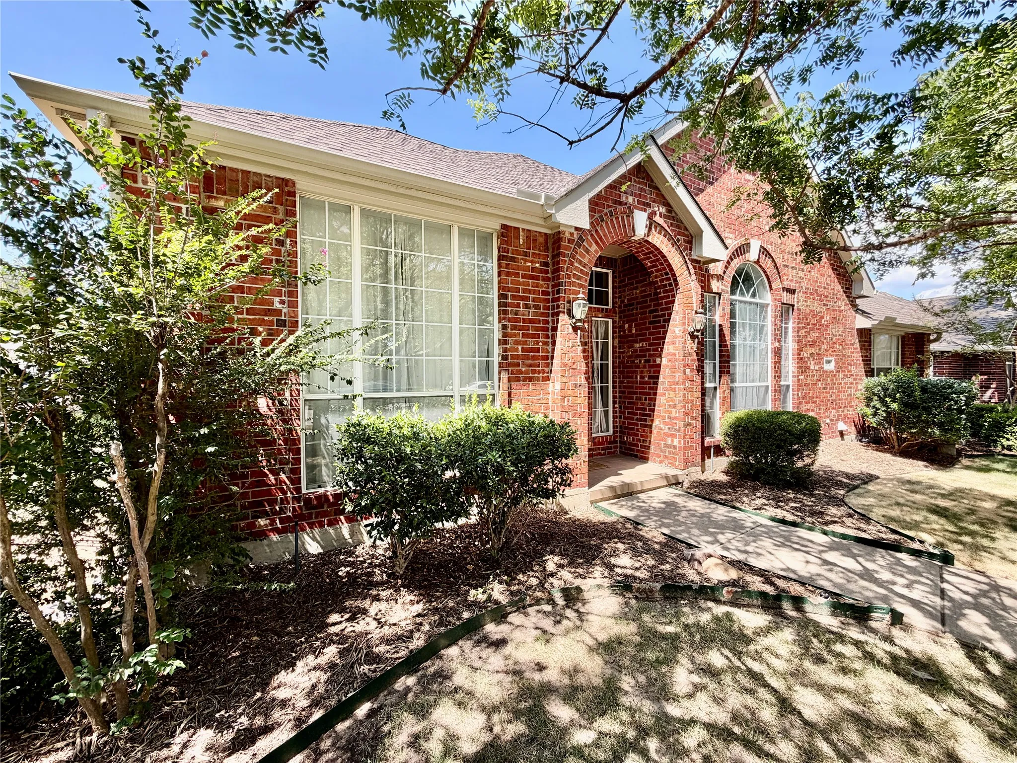 Single Family Residence For Rent in Denton County , 1632 Castle Pines Drive, Frisco, Texas 75036, 3 Bedroom, 2 Bathroom, 2 Garage spaces, 2,212 Sqft, built in 2000, mls#21357741, Real Estate Agent in Frisco, Homes For Rent in Denton county, Homes For Rent in Frisco, Realtor in Frisco Texas, Real Estate Brokerage Independent Realty Texas, Luminita Cordes Realtor