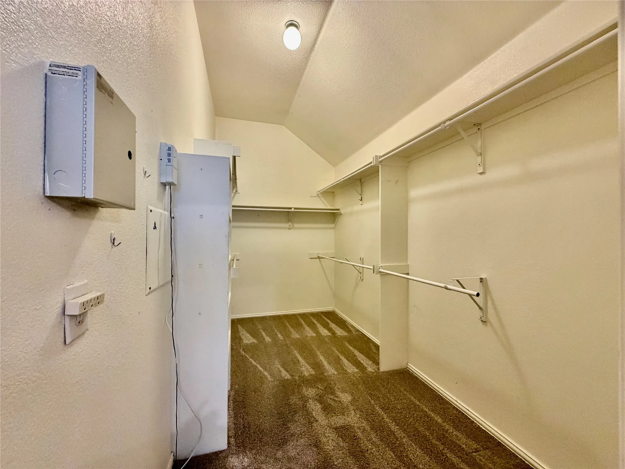Single Family Residence For Rent in Denton County , 1632 Castle Pines Drive, Frisco, Texas 75036, 3 Bedroom, 2 Bathroom, 2 Garage spaces, 2,212 Sqft, built in 2000, mls#21357741, Real Estate Agent in Frisco, Homes For Rent in Denton county, Homes For Rent in Frisco, Realtor in Frisco Texas, Real Estate Brokerage Independent Realty Texas, Luminita Cordes Realtor