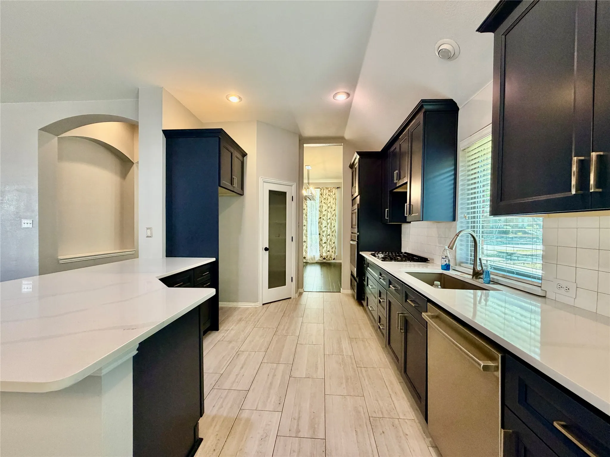 Single Family Residence For Rent in Denton County , 1632 Castle Pines Drive, Frisco, Texas 75036, 3 Bedroom, 2 Bathroom, 2 Garage spaces, 2,212 Sqft, built in 2000, mls#21357741, Real Estate Agent in Frisco, Homes For Rent in Denton county, Homes For Rent in Frisco, Realtor in Frisco Texas, Real Estate Brokerage Independent Realty Texas, Luminita Cordes Realtor