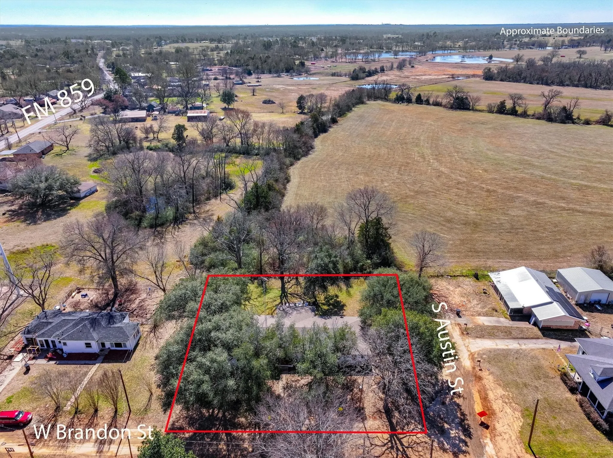 Single Family Residence For Sale in Van Zandt County , 103 Brandon, Edgewood, Texas 75117, 3 Bedroom, 2 Bathroom, 2 Garage spaces, 2,443 Sqft, built in 1965, mls#21358663, Real Estate Agent in Edgewood, Homes For Sale in Van Zandt county, Homes For Sale in Edgewood, Realtor in Edgewood Texas, Real Estate Brokerage Independent Realty Texas, Luminita Cordes Realtor