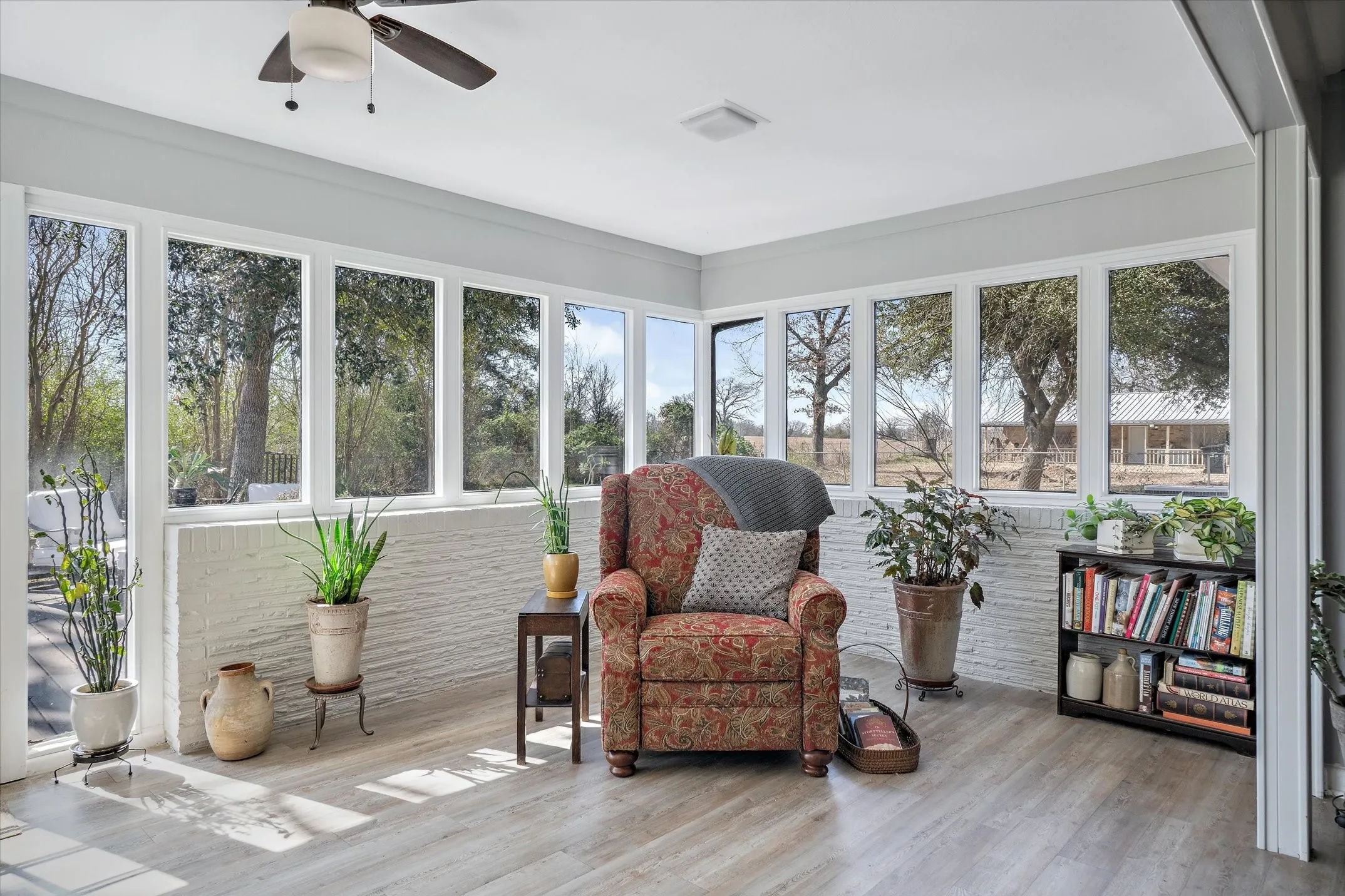 Single Family Residence For Sale in Van Zandt County , 103 Brandon, Edgewood, Texas 75117, 3 Bedroom, 2 Bathroom, 2 Garage spaces, 2,443 Sqft, built in 1965, mls#21358663, Real Estate Agent in Edgewood, Homes For Sale in Van Zandt county, Homes For Sale in Edgewood, Realtor in Edgewood Texas, Real Estate Brokerage Independent Realty Texas, Luminita Cordes Realtor
