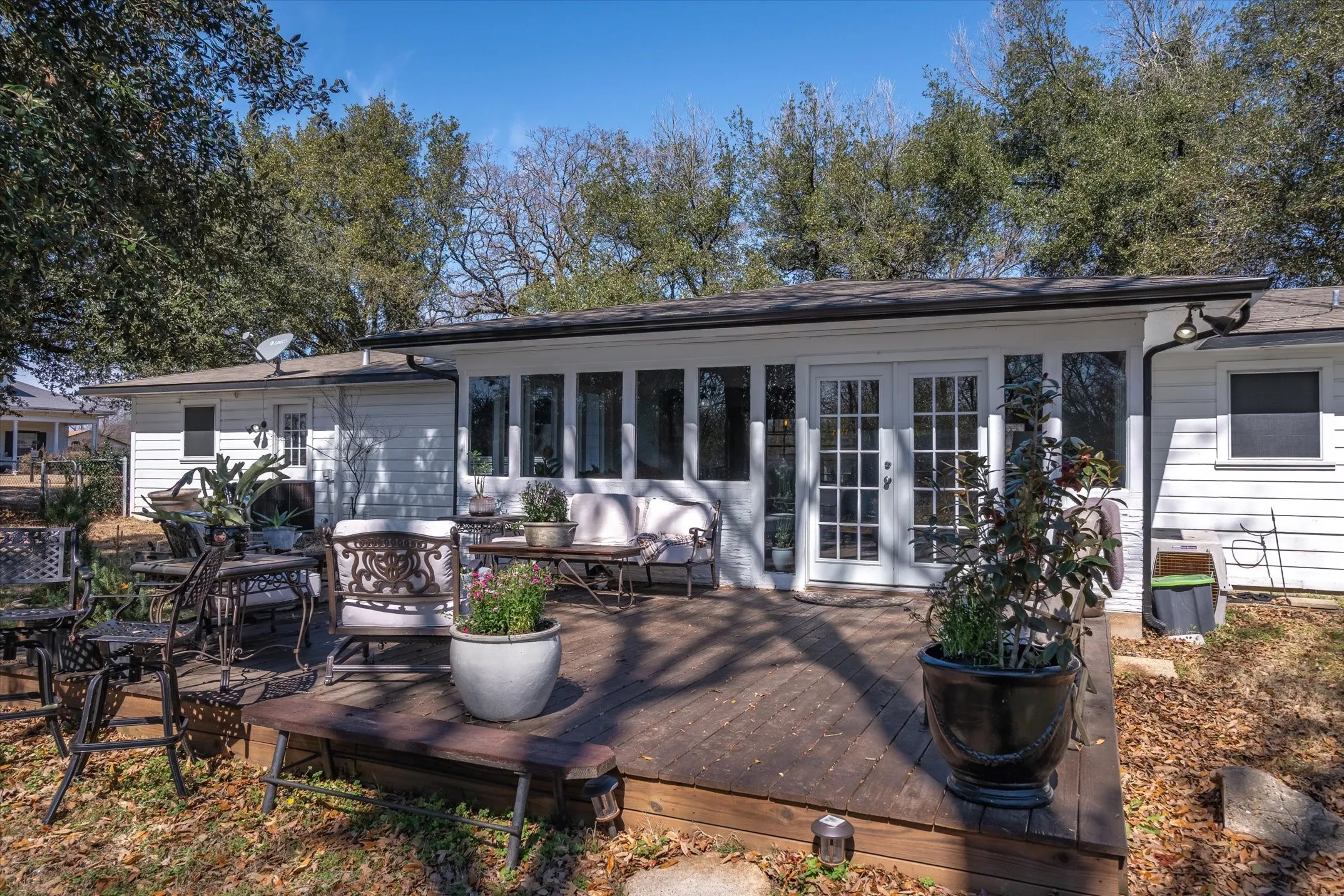 Single Family Residence For Sale in Van Zandt County , 103 Brandon, Edgewood, Texas 75117, 3 Bedroom, 2 Bathroom, 2 Garage spaces, 2,443 Sqft, built in 1965, mls#21358663, Real Estate Agent in Edgewood, Homes For Sale in Van Zandt county, Homes For Sale in Edgewood, Realtor in Edgewood Texas, Real Estate Brokerage Independent Realty Texas, Luminita Cordes Realtor