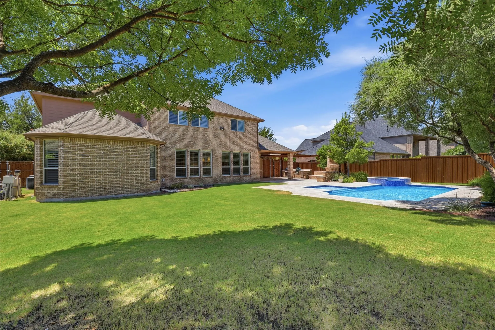 Single Family Residence For Sale in Collin County , 425 Waters Edge Way, Murphy, Texas 75094, 4 Bedroom, 4 Bathroom, 3 Garage spaces, 3,836 Sqft, built in 2012, mls#21356638, Real Estate Agent in Murphy, Homes For Sale in Collin county, Homes For Sale in Murphy, Realtor in Murphy Texas, Real Estate Brokerage Independent Realty Texas, Luminita Cordes Realtor