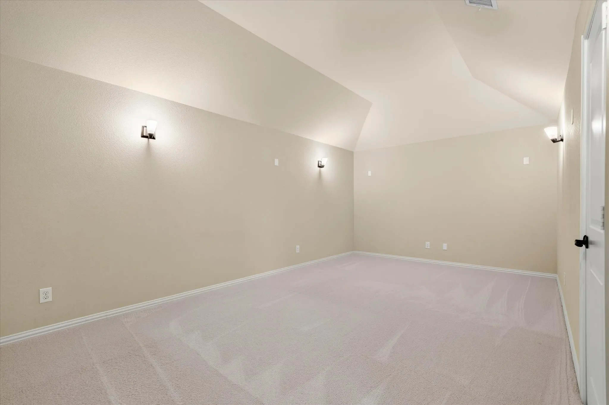 Single Family Residence For Sale in Collin County , 425 Waters Edge Way, Murphy, Texas 75094, 4 Bedroom, 4 Bathroom, 3 Garage spaces, 3,836 Sqft, built in 2012, mls#21356638, Real Estate Agent in Murphy, Homes For Sale in Collin county, Homes For Sale in Murphy, Realtor in Murphy Texas, Real Estate Brokerage Independent Realty Texas, Luminita Cordes Realtor