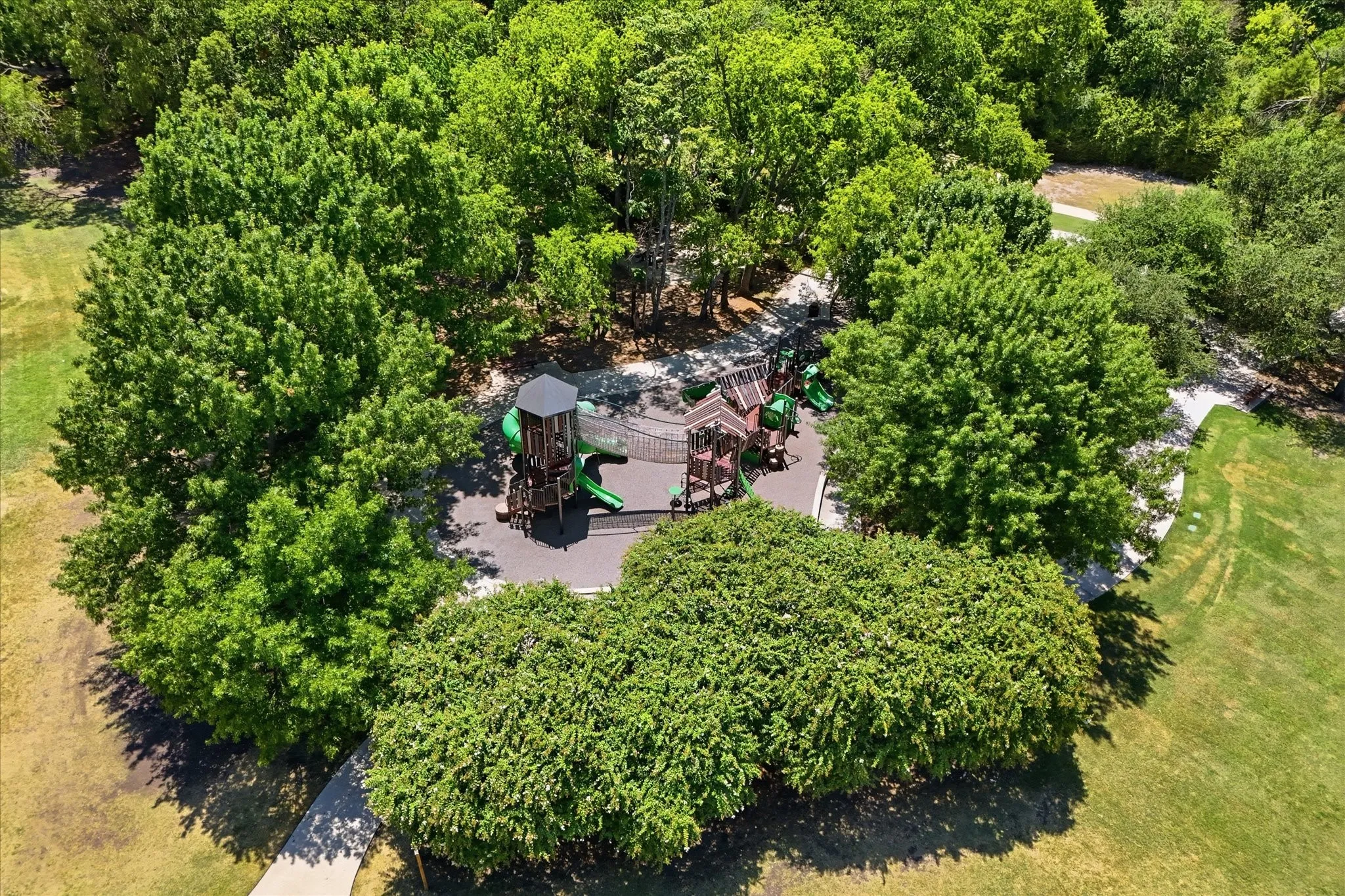 Single Family Residence For Sale in Collin County , 425 Waters Edge Way, Murphy, Texas 75094, 4 Bedroom, 4 Bathroom, 3 Garage spaces, 3,836 Sqft, built in 2012, mls#21356638, Real Estate Agent in Murphy, Homes For Sale in Collin county, Homes For Sale in Murphy, Realtor in Murphy Texas, Real Estate Brokerage Independent Realty Texas, Luminita Cordes Realtor