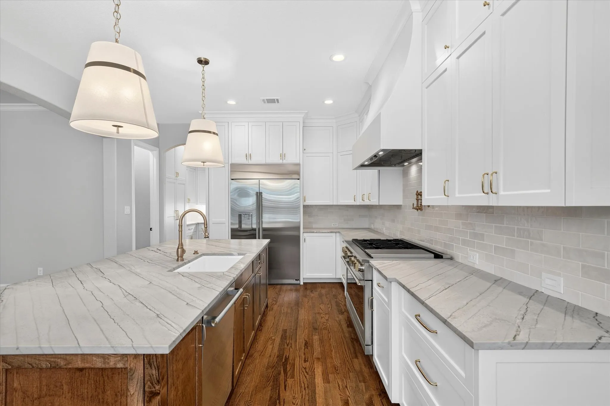 Single Family Residence For Sale in Collin County , 425 Waters Edge Way, Murphy, Texas 75094, 4 Bedroom, 4 Bathroom, 3 Garage spaces, 3,836 Sqft, built in 2012, mls#21356638, Real Estate Agent in Murphy, Homes For Sale in Collin county, Homes For Sale in Murphy, Realtor in Murphy Texas, Real Estate Brokerage Independent Realty Texas, Luminita Cordes Realtor