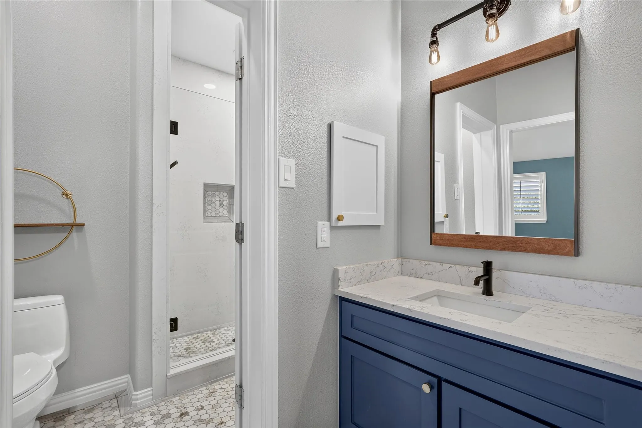 Single Family Residence For Sale in Collin County , 425 Waters Edge Way, Murphy, Texas 75094, 4 Bedroom, 4 Bathroom, 3 Garage spaces, 3,836 Sqft, built in 2012, mls#21356638, Real Estate Agent in Murphy, Homes For Sale in Collin county, Homes For Sale in Murphy, Realtor in Murphy Texas, Real Estate Brokerage Independent Realty Texas, Luminita Cordes Realtor