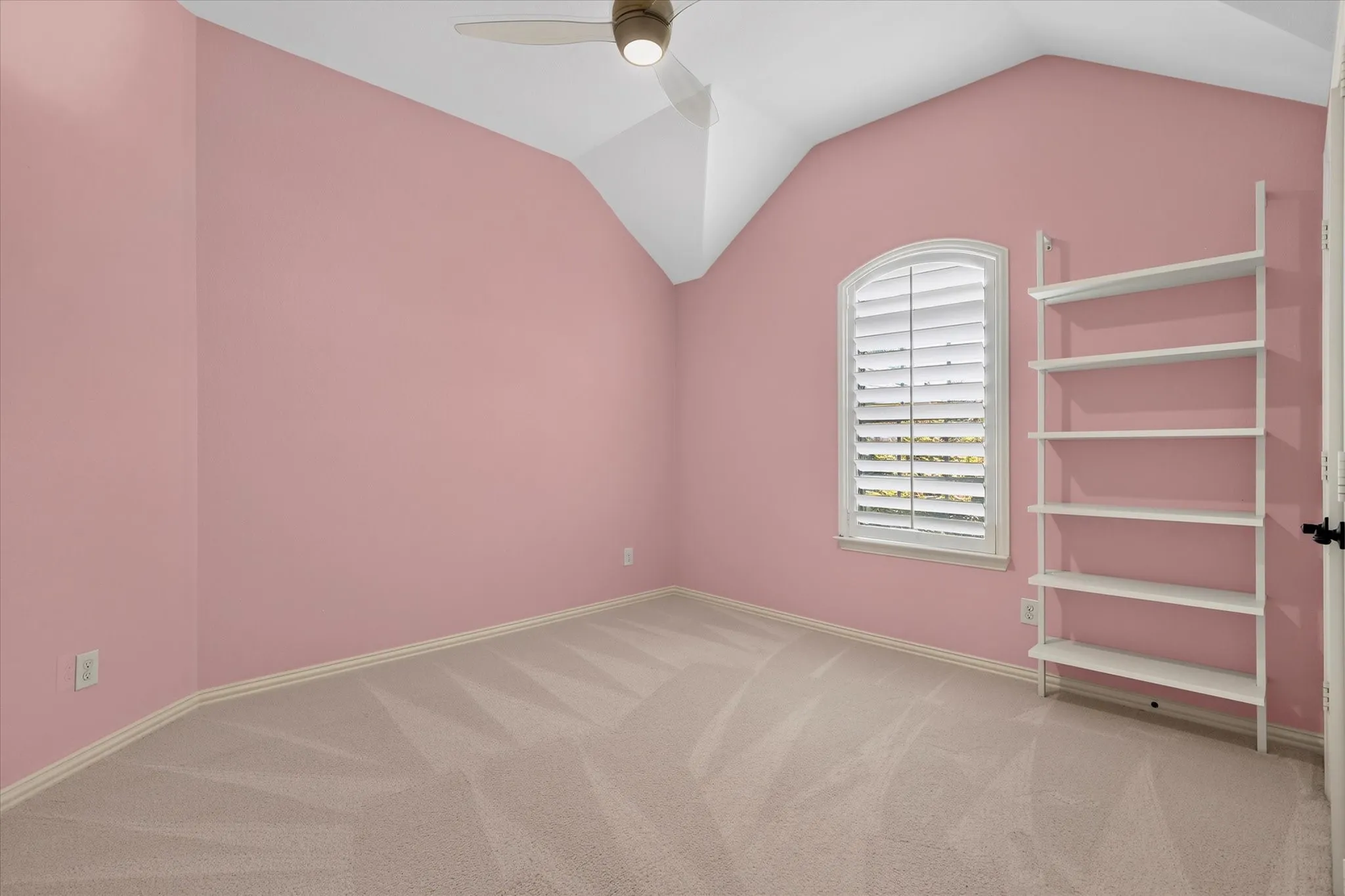 Single Family Residence For Sale in Collin County , 425 Waters Edge Way, Murphy, Texas 75094, 4 Bedroom, 4 Bathroom, 3 Garage spaces, 3,836 Sqft, built in 2012, mls#21356638, Real Estate Agent in Murphy, Homes For Sale in Collin county, Homes For Sale in Murphy, Realtor in Murphy Texas, Real Estate Brokerage Independent Realty Texas, Luminita Cordes Realtor