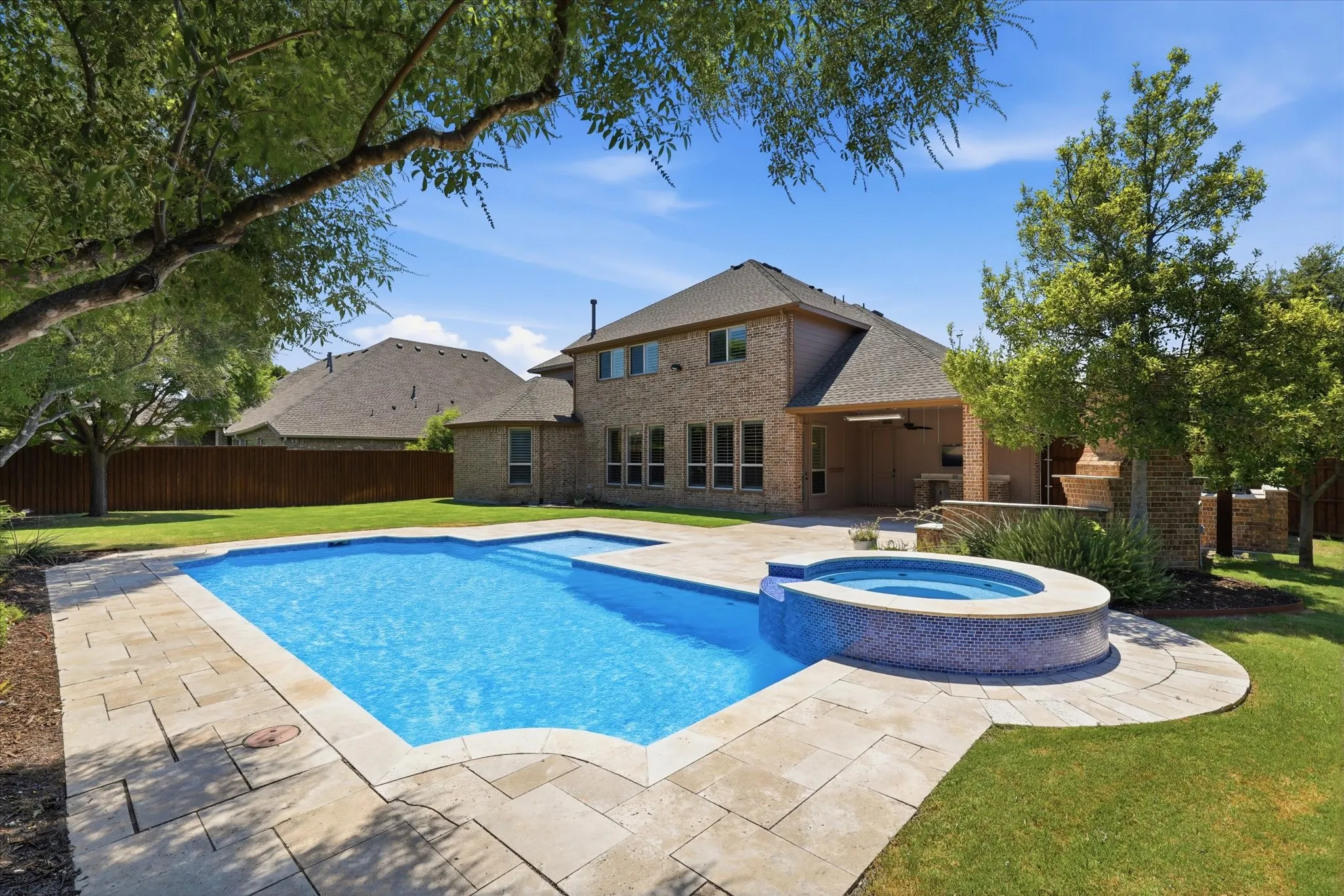 Single Family Residence For Sale in Collin County , 425 Waters Edge Way, Murphy, Texas 75094, 4 Bedroom, 4 Bathroom, 3 Garage spaces, 3,836 Sqft, built in 2012, mls#21356638, Real Estate Agent in Murphy, Homes For Sale in Collin county, Homes For Sale in Murphy, Realtor in Murphy Texas, Real Estate Brokerage Independent Realty Texas, Luminita Cordes Realtor