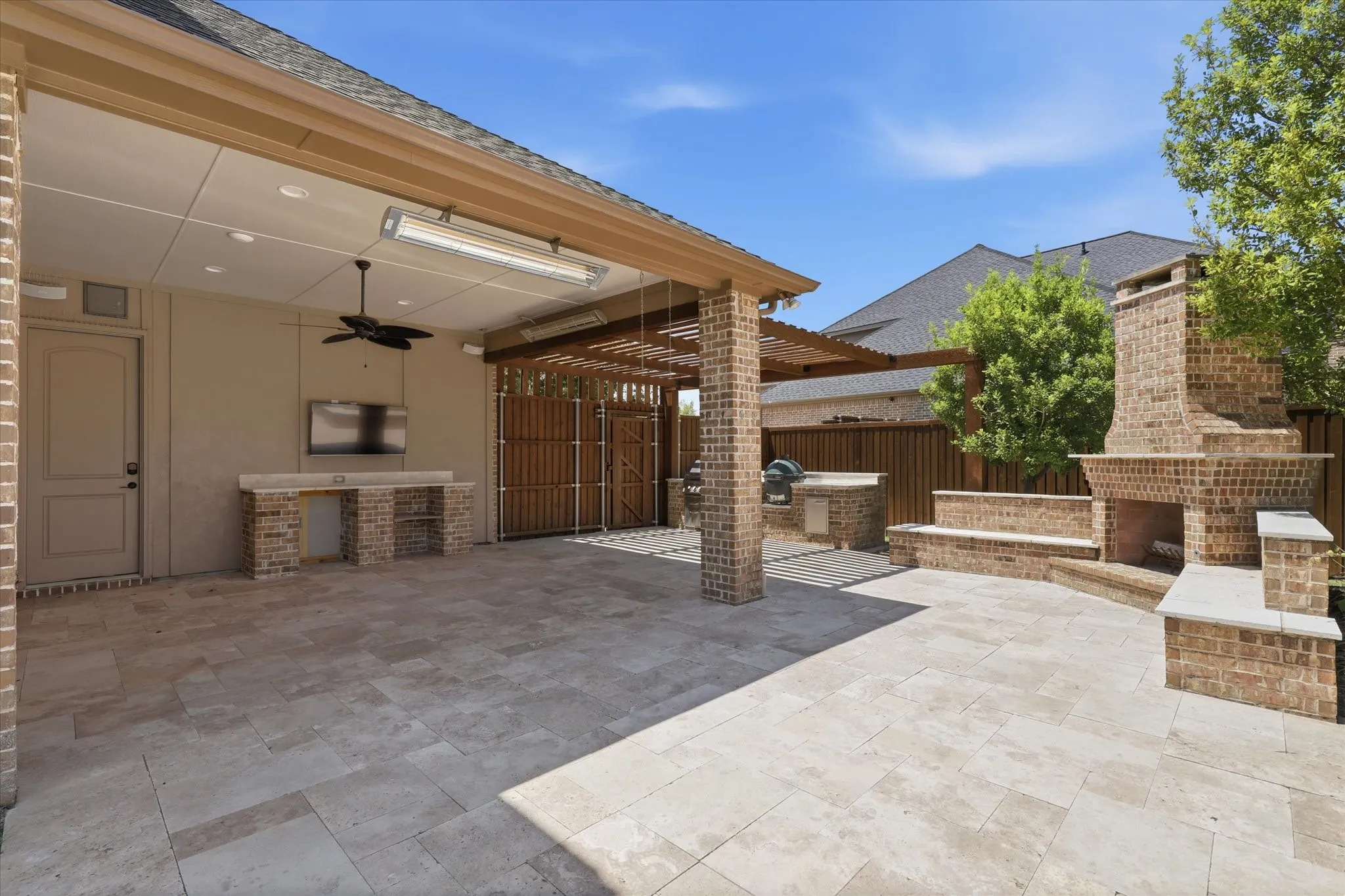 Single Family Residence For Sale in Collin County , 425 Waters Edge Way, Murphy, Texas 75094, 4 Bedroom, 4 Bathroom, 3 Garage spaces, 3,836 Sqft, built in 2012, mls#21356638, Real Estate Agent in Murphy, Homes For Sale in Collin county, Homes For Sale in Murphy, Realtor in Murphy Texas, Real Estate Brokerage Independent Realty Texas, Luminita Cordes Realtor