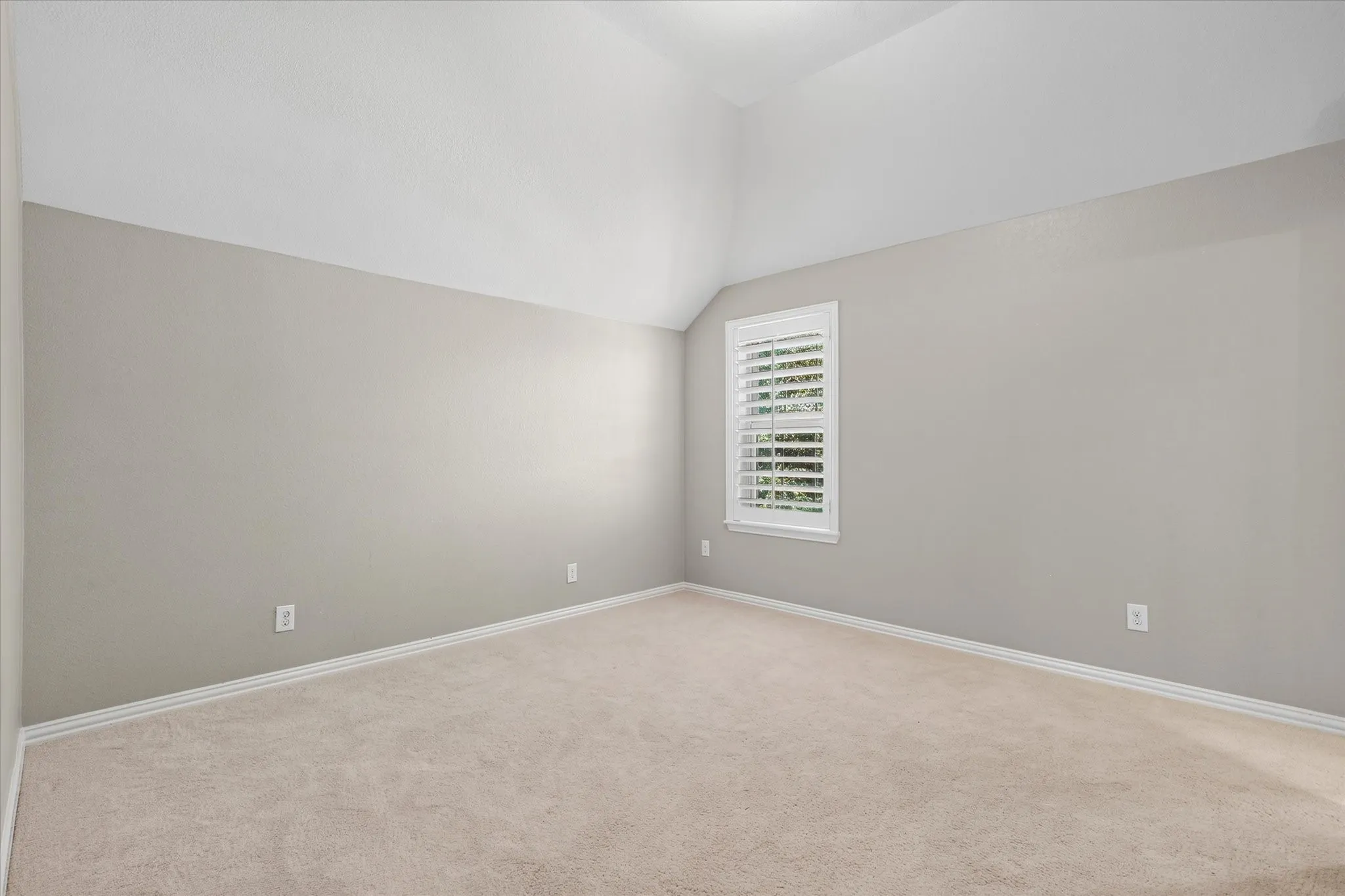 Single Family Residence For Sale in Collin County , 425 Waters Edge Way, Murphy, Texas 75094, 4 Bedroom, 4 Bathroom, 3 Garage spaces, 3,836 Sqft, built in 2012, mls#21356638, Real Estate Agent in Murphy, Homes For Sale in Collin county, Homes For Sale in Murphy, Realtor in Murphy Texas, Real Estate Brokerage Independent Realty Texas, Luminita Cordes Realtor