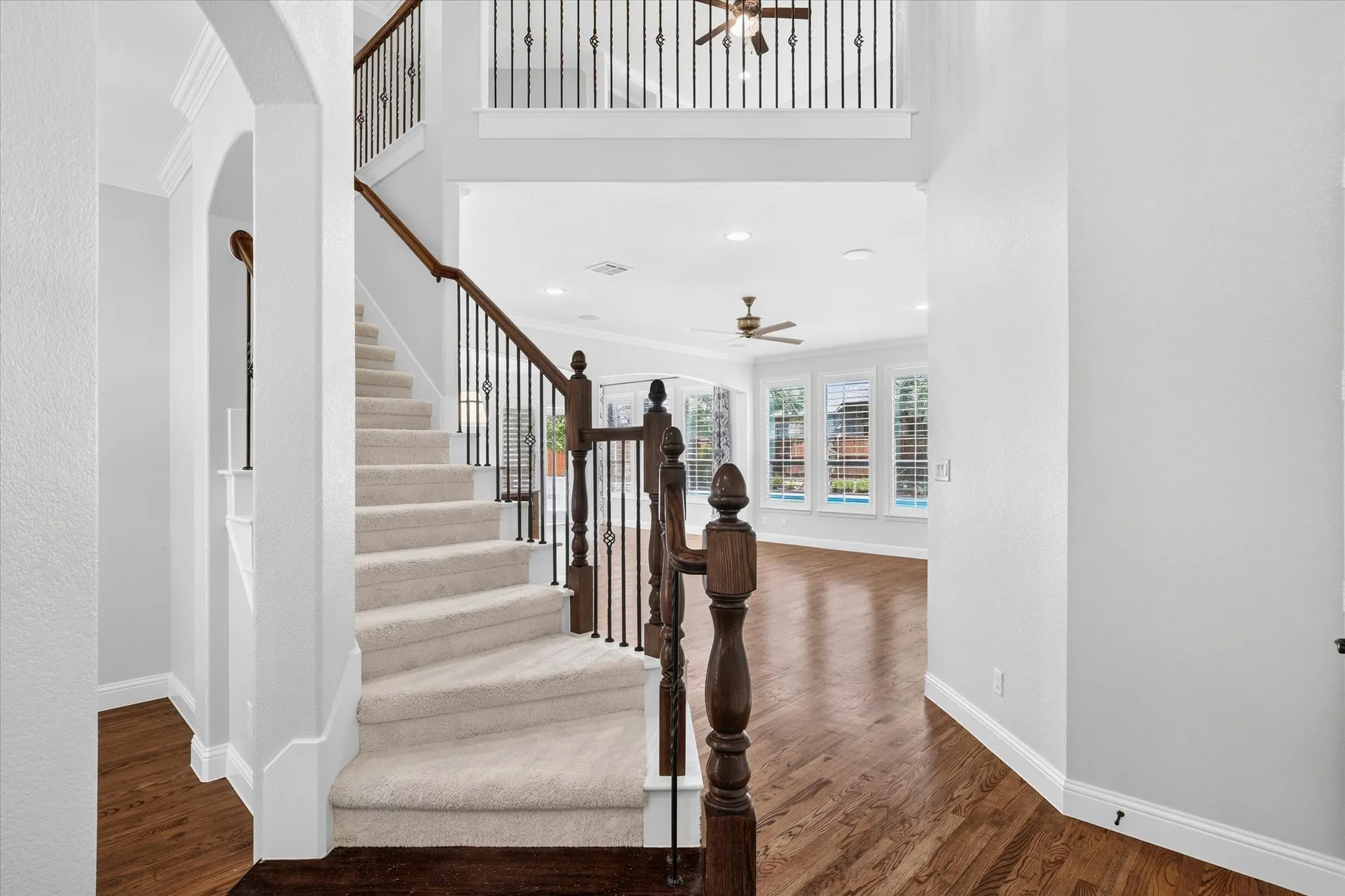 Single Family Residence For Sale in Collin County , 425 Waters Edge Way, Murphy, Texas 75094, 4 Bedroom, 4 Bathroom, 3 Garage spaces, 3,836 Sqft, built in 2012, mls#21356638, Real Estate Agent in Murphy, Homes For Sale in Collin county, Homes For Sale in Murphy, Realtor in Murphy Texas, Real Estate Brokerage Independent Realty Texas, Luminita Cordes Realtor