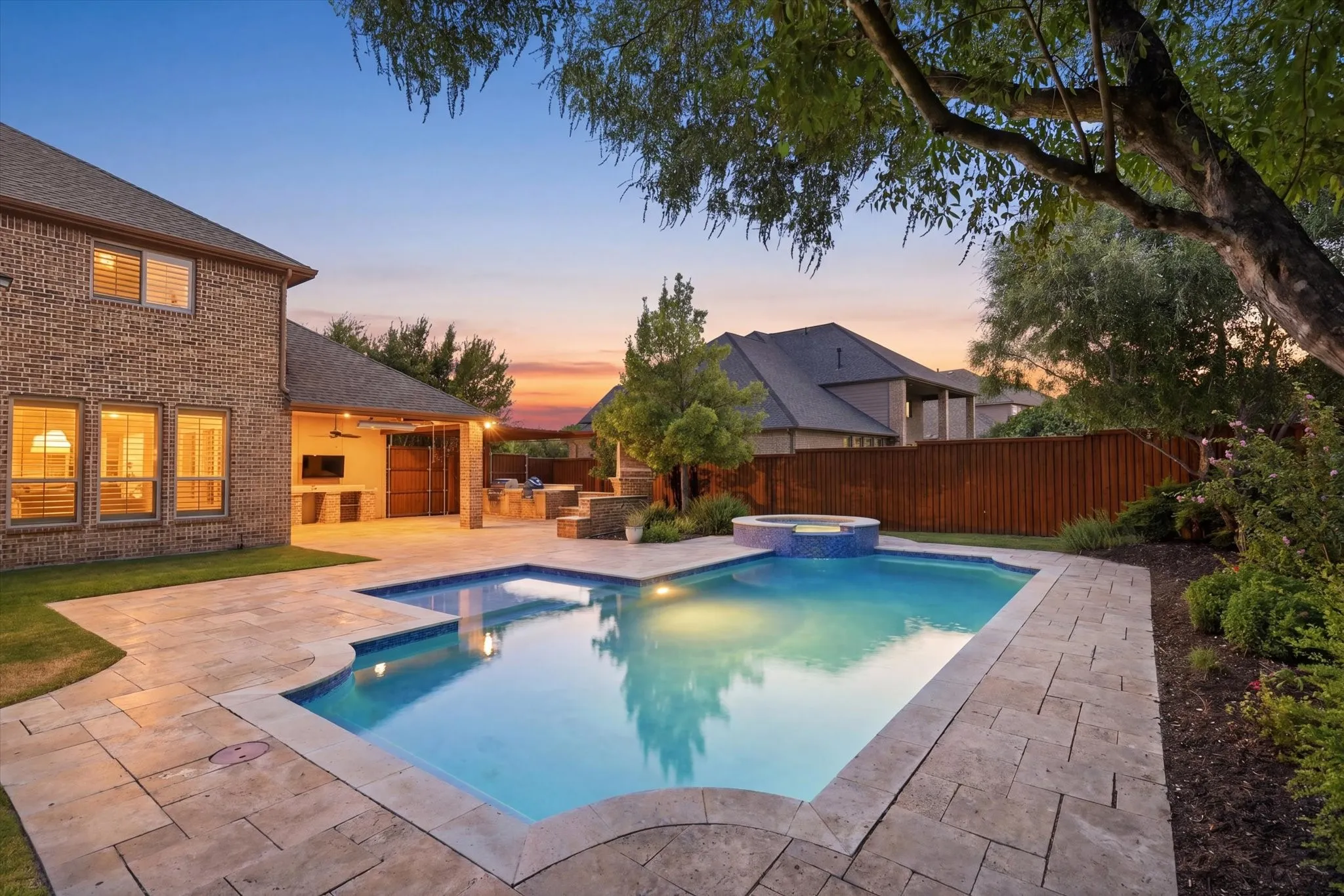 Single Family Residence For Sale in Collin County , 425 Waters Edge Way, Murphy, Texas 75094, 4 Bedroom, 4 Bathroom, 3 Garage spaces, 3,836 Sqft, built in 2012, mls#21356638, Real Estate Agent in Murphy, Homes For Sale in Collin county, Homes For Sale in Murphy, Realtor in Murphy Texas, Real Estate Brokerage Independent Realty Texas, Luminita Cordes Realtor