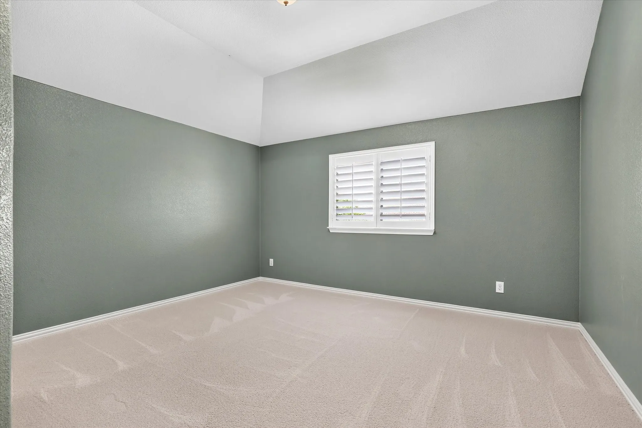 Single Family Residence For Sale in Collin County , 425 Waters Edge Way, Murphy, Texas 75094, 4 Bedroom, 4 Bathroom, 3 Garage spaces, 3,836 Sqft, built in 2012, mls#21356638, Real Estate Agent in Murphy, Homes For Sale in Collin county, Homes For Sale in Murphy, Realtor in Murphy Texas, Real Estate Brokerage Independent Realty Texas, Luminita Cordes Realtor