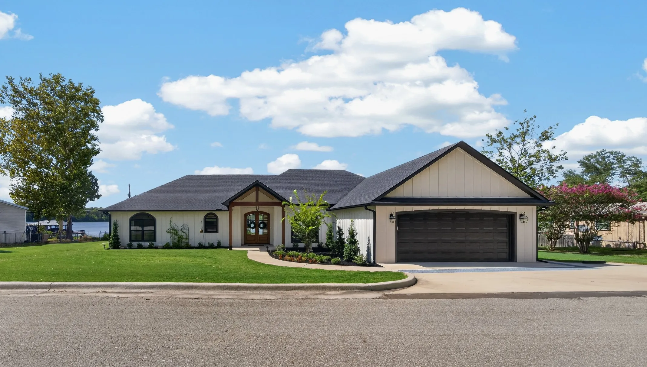 Single Family Residence For Sale in Wood County , 848 County Road 2275, Mineola, Texas 75773, 3 Bedroom, 2 Bathroom, 2 Garage spaces, 2,301 Sqft, built in 2024, mls#21358482, Real Estate Agent in Mineola, Homes For Sale in Wood county, Homes For Sale in Mineola, Realtor in Mineola Texas, Real Estate Brokerage Independent Realty Texas, Luminita Cordes Realtor