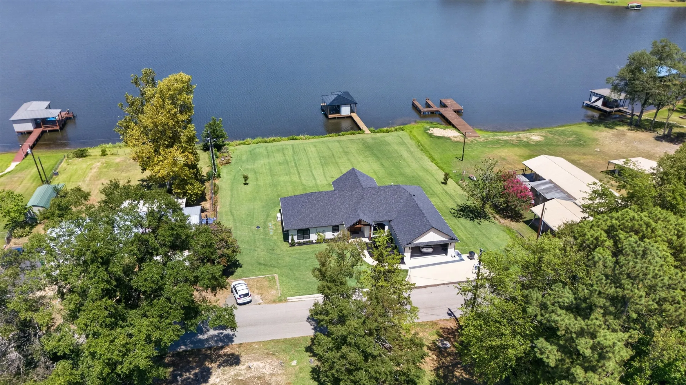Single Family Residence For Sale in Wood County , 848 County Road 2275, Mineola, Texas 75773, 3 Bedroom, 2 Bathroom, 2 Garage spaces, 2,301 Sqft, built in 2024, mls#21358482, Real Estate Agent in Mineola, Homes For Sale in Wood county, Homes For Sale in Mineola, Realtor in Mineola Texas, Real Estate Brokerage Independent Realty Texas, Luminita Cordes Realtor
