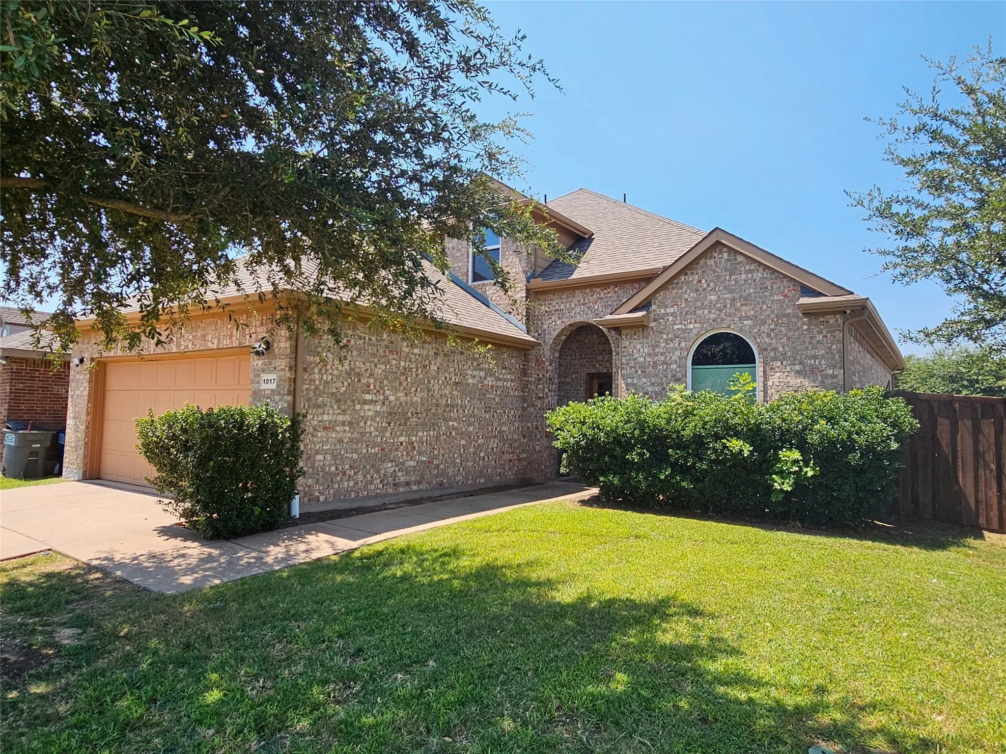 Single Family Residence For Sale in Collin County , 1017 Meadow Green Court, Princeton, Texas 75407, 4 Bedroom, 3 Bathroom, 2 Garage spaces, 2,303 Sqft, built in 2011, mls#21358621, Real Estate Agent in Princeton, Homes For Sale in Collin county, Homes For Sale in Princeton, Realtor in Princeton Texas, Real Estate Brokerage Independent Realty Texas, Luminita Cordes Realtor