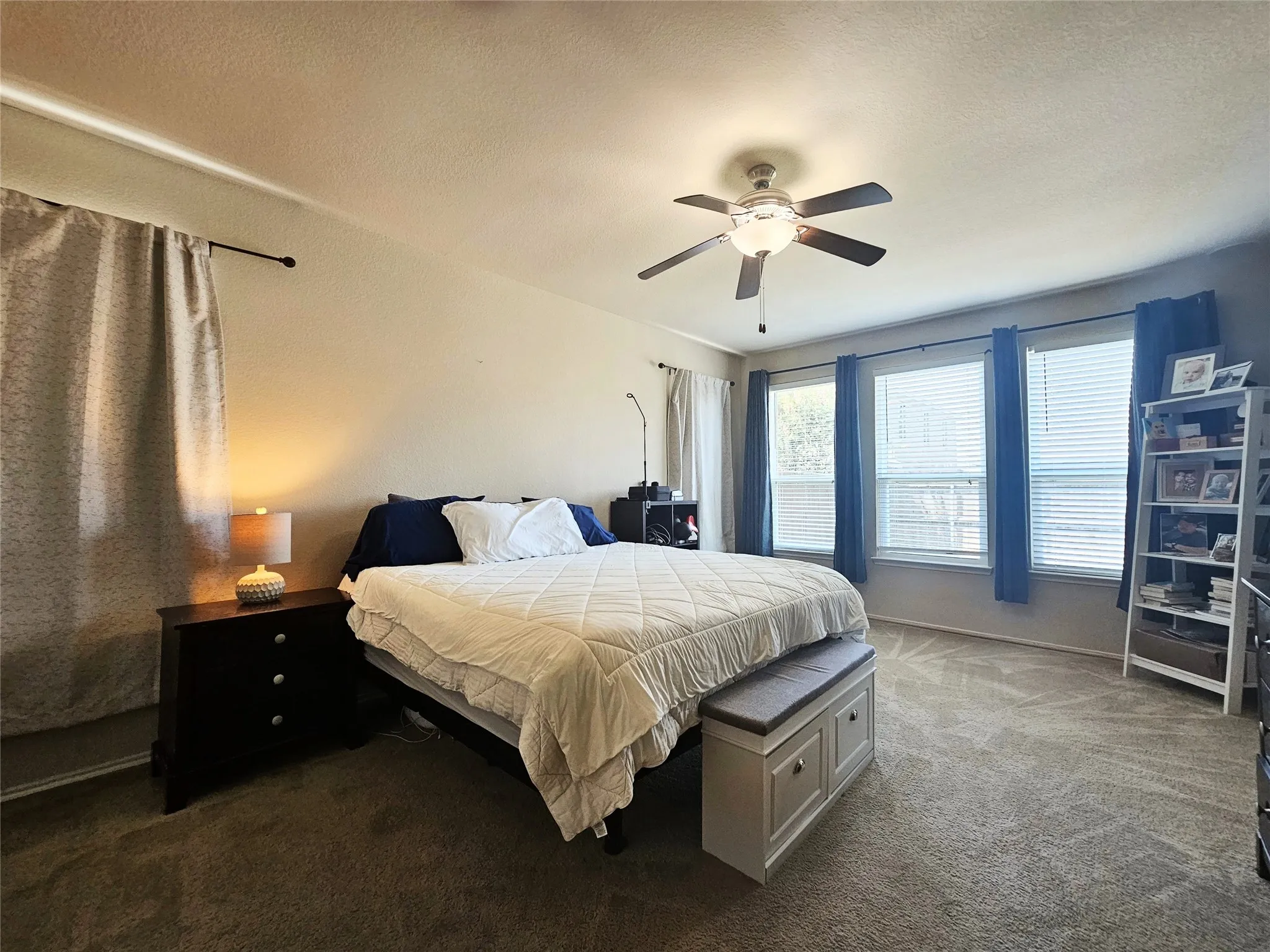 Huge primary bedroom