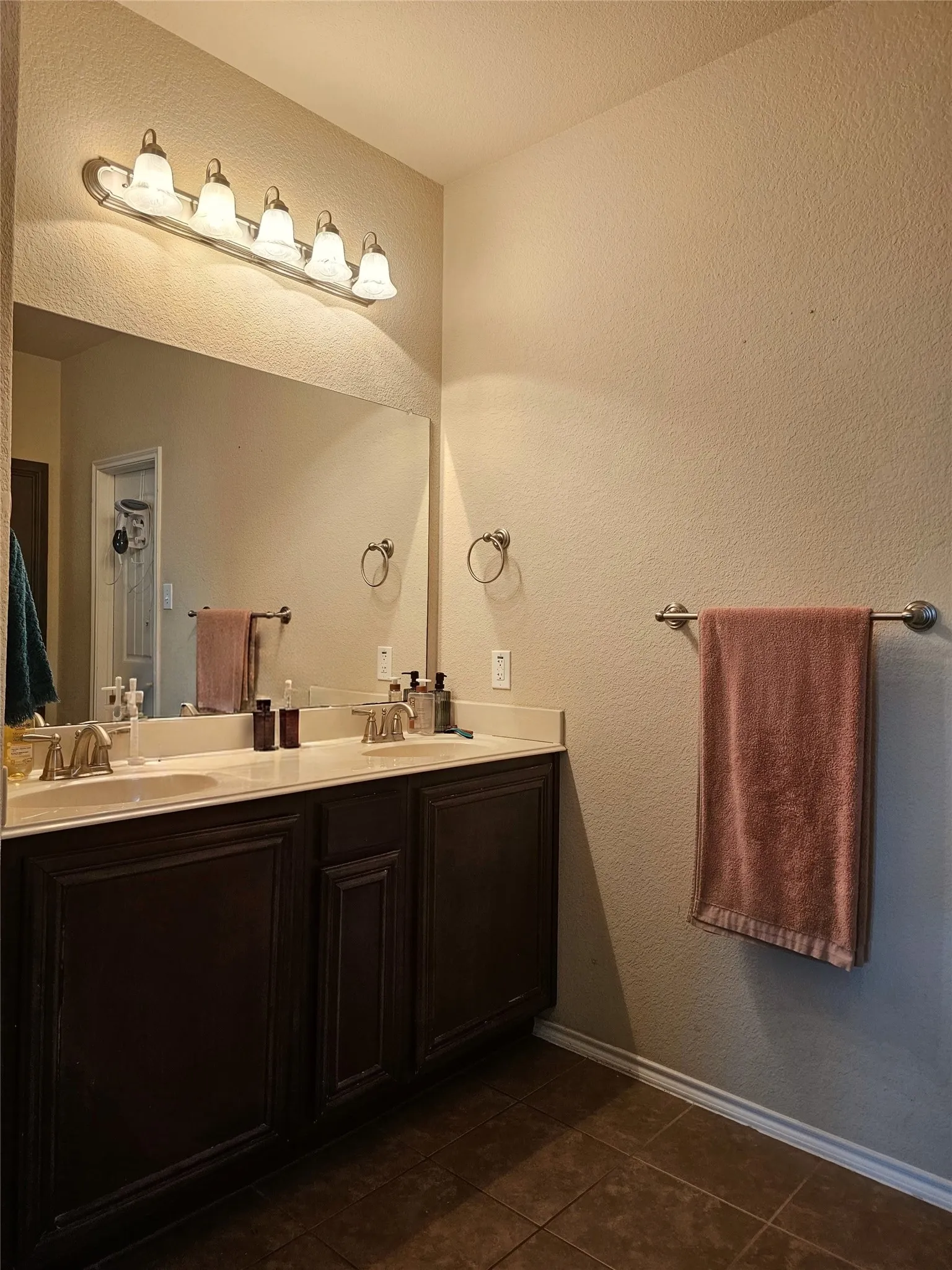 Single Family Residence For Sale in Collin County , 1017 Meadow Green Court, Princeton, Texas 75407, 4 Bedroom, 3 Bathroom, 2 Garage spaces, 2,303 Sqft, built in 2011, mls#21358621, Real Estate Agent in Princeton, Homes For Sale in Collin county, Homes For Sale in Princeton, Realtor in Princeton Texas, Real Estate Brokerage Independent Realty Texas, Luminita Cordes Realtor