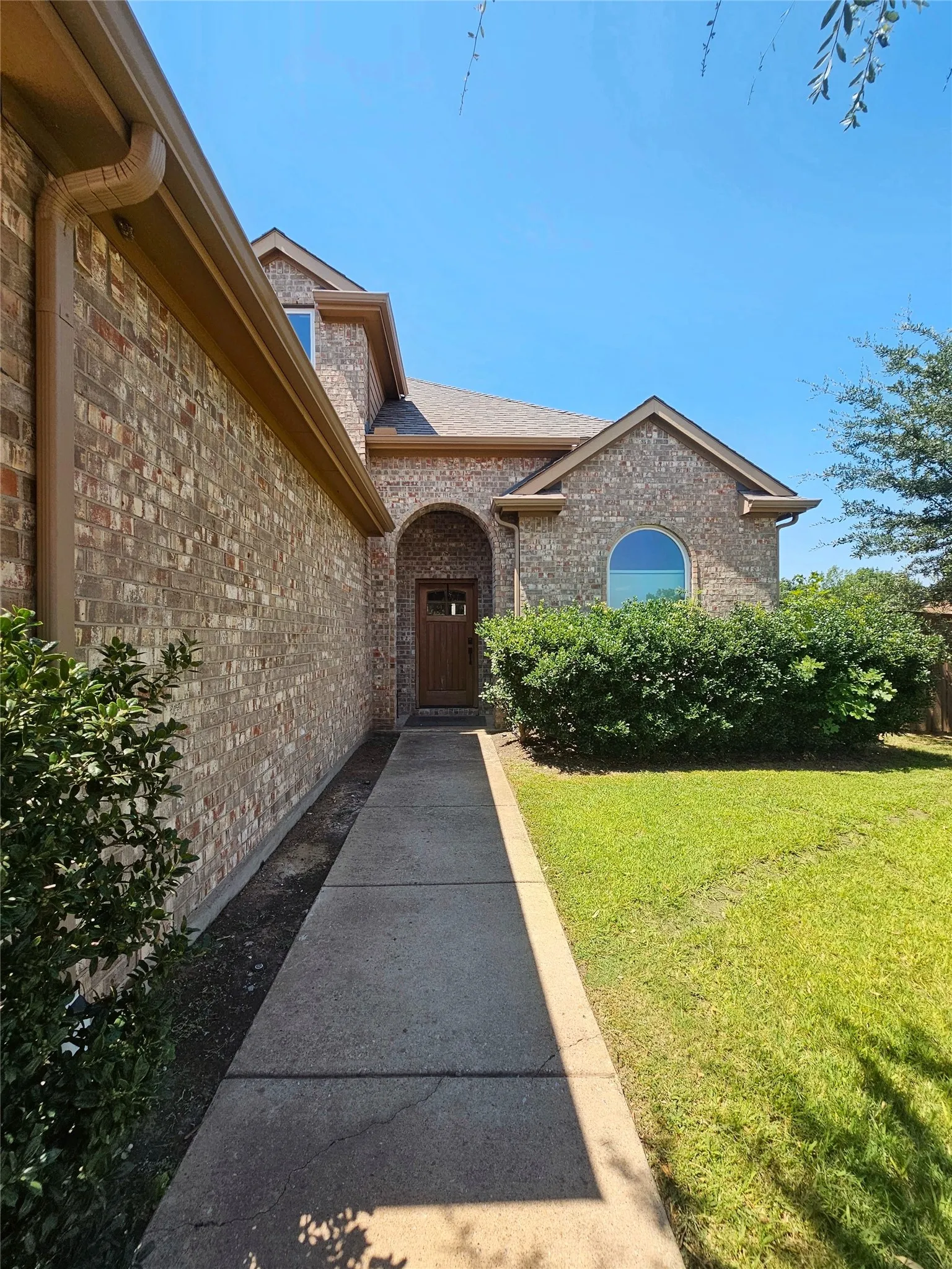 Single Family Residence For Sale in Collin County , 1017 Meadow Green Court, Princeton, Texas 75407, 4 Bedroom, 3 Bathroom, 2 Garage spaces, 2,303 Sqft, built in 2011, mls#21358621, Real Estate Agent in Princeton, Homes For Sale in Collin county, Homes For Sale in Princeton, Realtor in Princeton Texas, Real Estate Brokerage Independent Realty Texas, Luminita Cordes Realtor