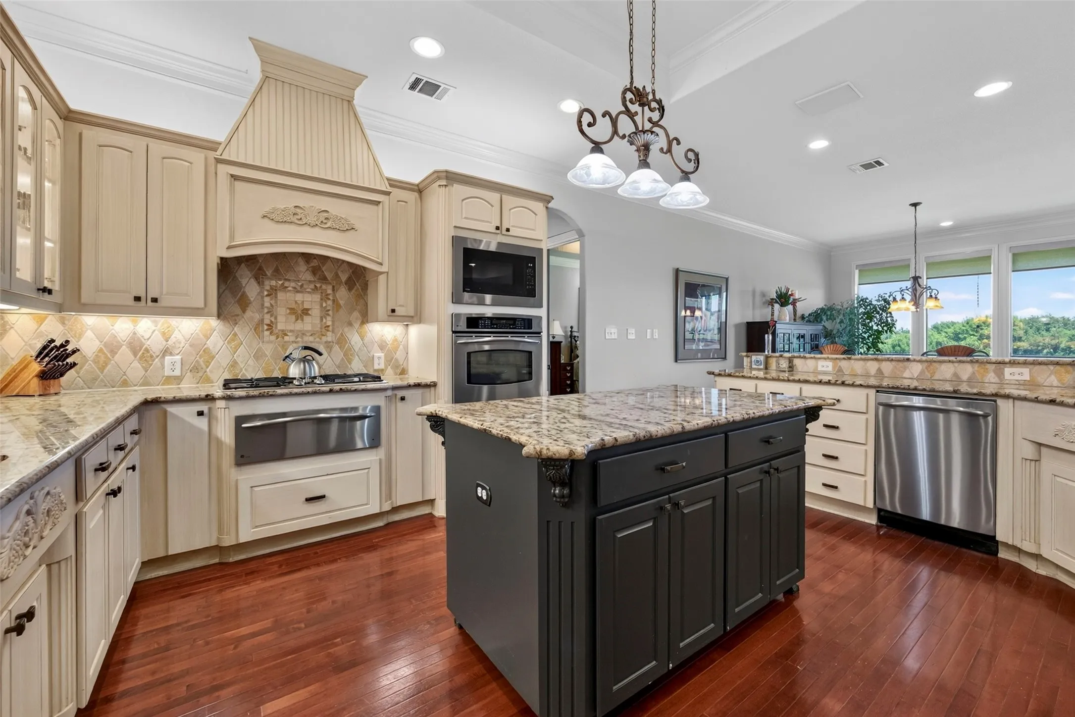 Single Family Residence For Sale in Tarrant County , 4457 Fairway View Drive, Fort Worth, Texas 76008, 4 Bedroom, 3 Bathroom, 2 Garage spaces, 3,088 Sqft, built in 2006, mls#21355602, Real Estate Agent in Fort Worth, Homes For Sale in Tarrant county, Homes For Sale in Fort Worth, Realtor in Fort Worth Texas, Real Estate Brokerage Independent Realty Texas, Luminita Cordes Realtor