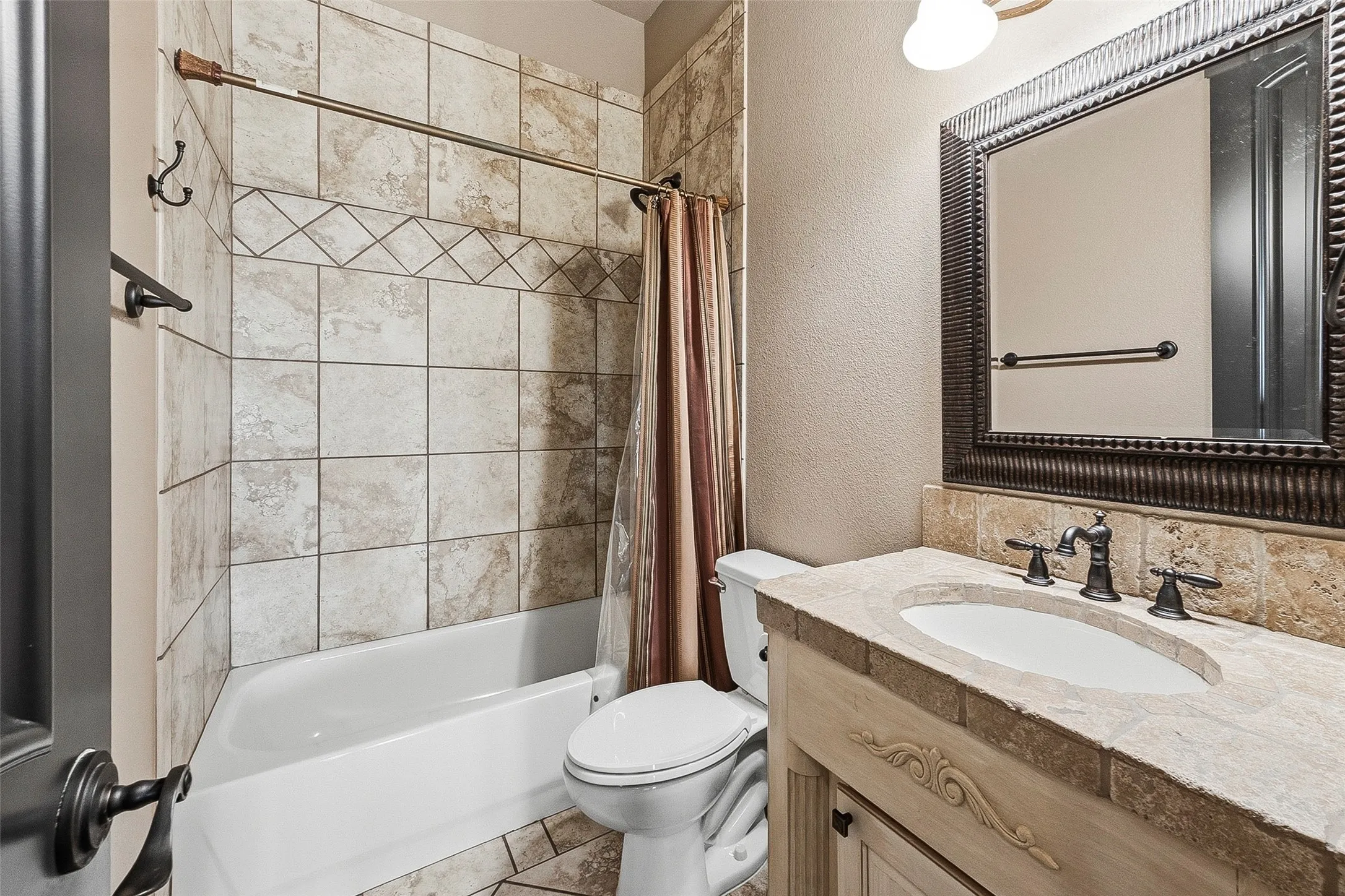 Single Family Residence For Sale in Tarrant County , 4457 Fairway View Drive, Fort Worth, Texas 76008, 4 Bedroom, 3 Bathroom, 2 Garage spaces, 3,088 Sqft, built in 2006, mls#21355602, Real Estate Agent in Fort Worth, Homes For Sale in Tarrant county, Homes For Sale in Fort Worth, Realtor in Fort Worth Texas, Real Estate Brokerage Independent Realty Texas, Luminita Cordes Realtor